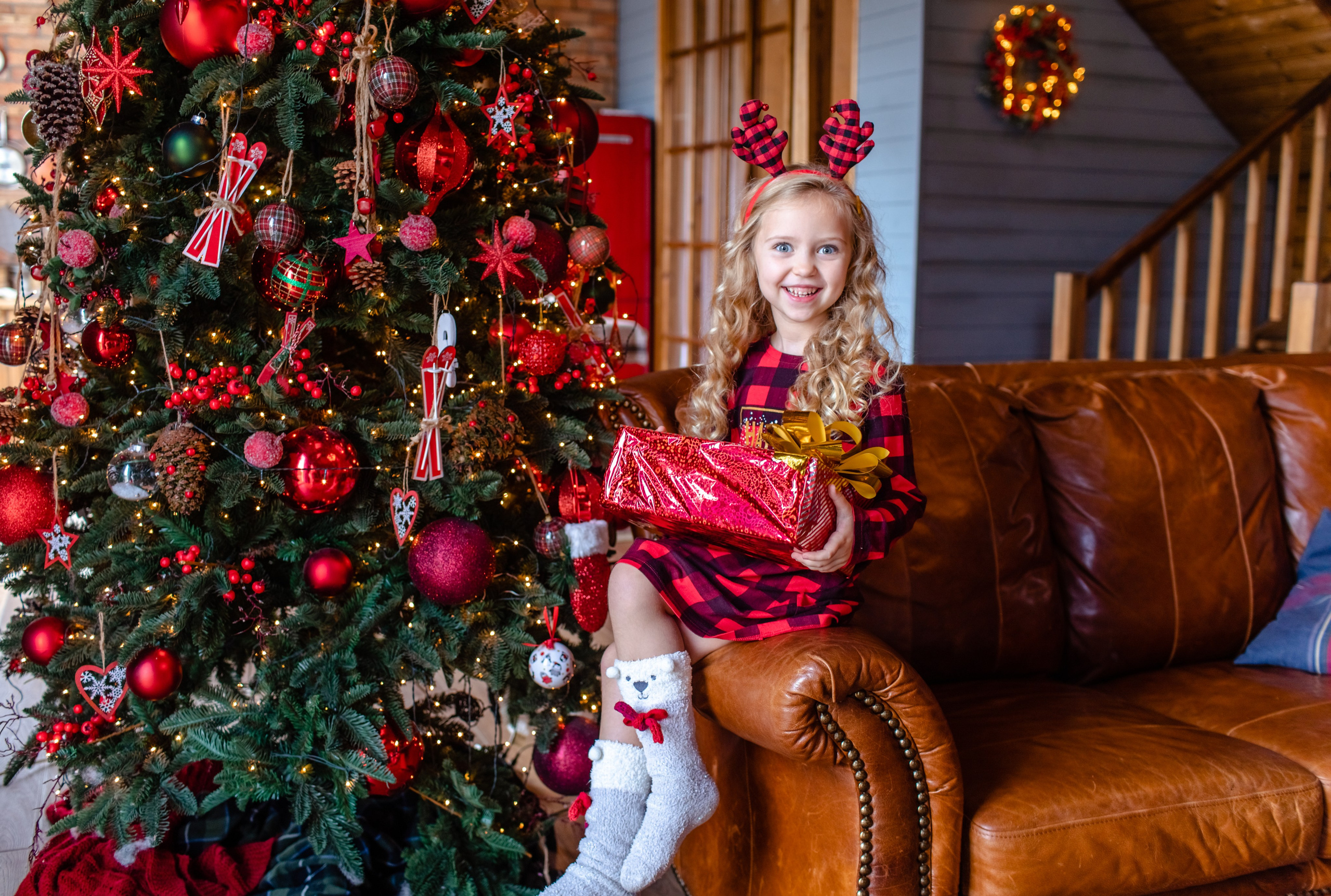 Новогодняя фотосессия с Дедом Морозом в усадьбе с подарками