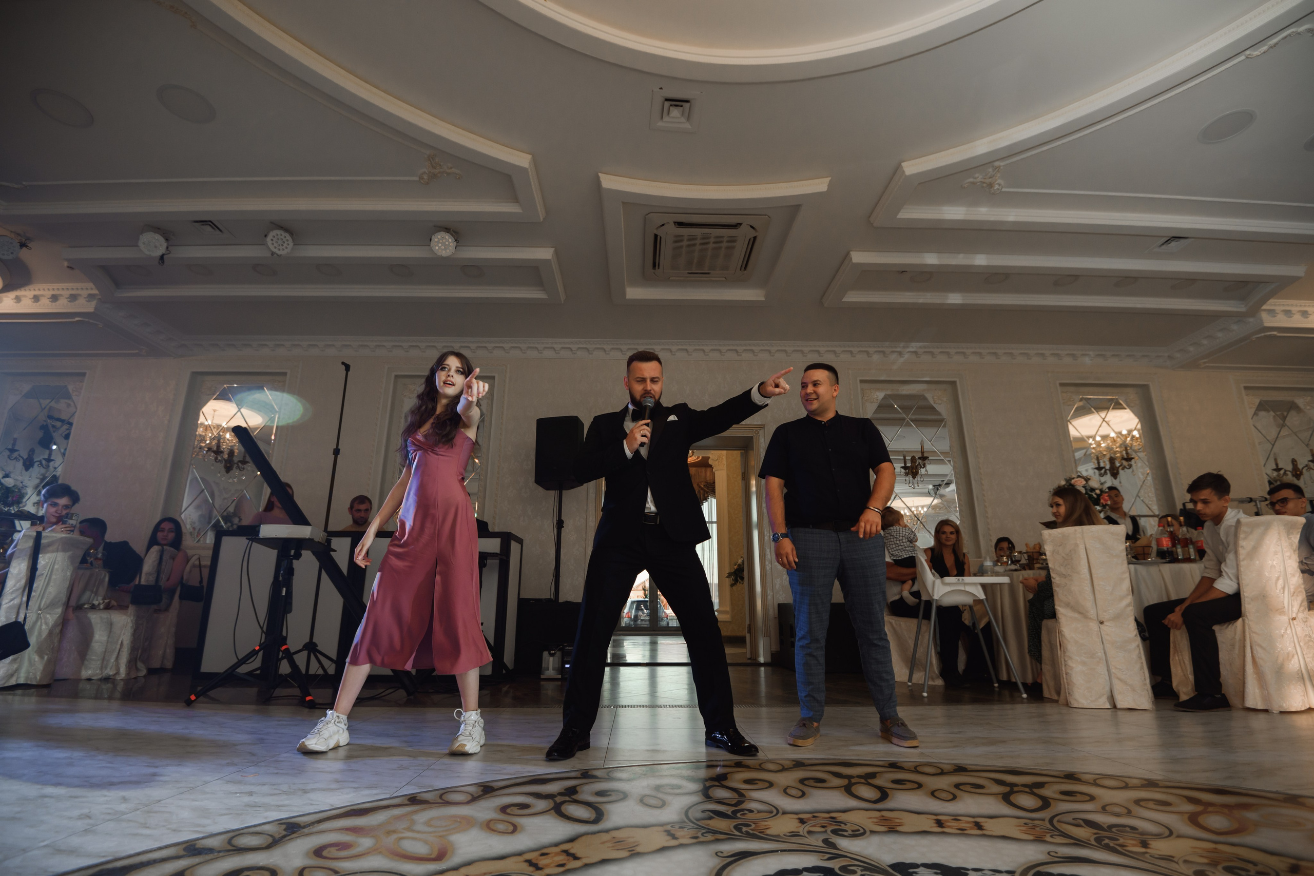 B & A. Свадебный фотограф в г. Астрахань. Так же выезжаю в другие города