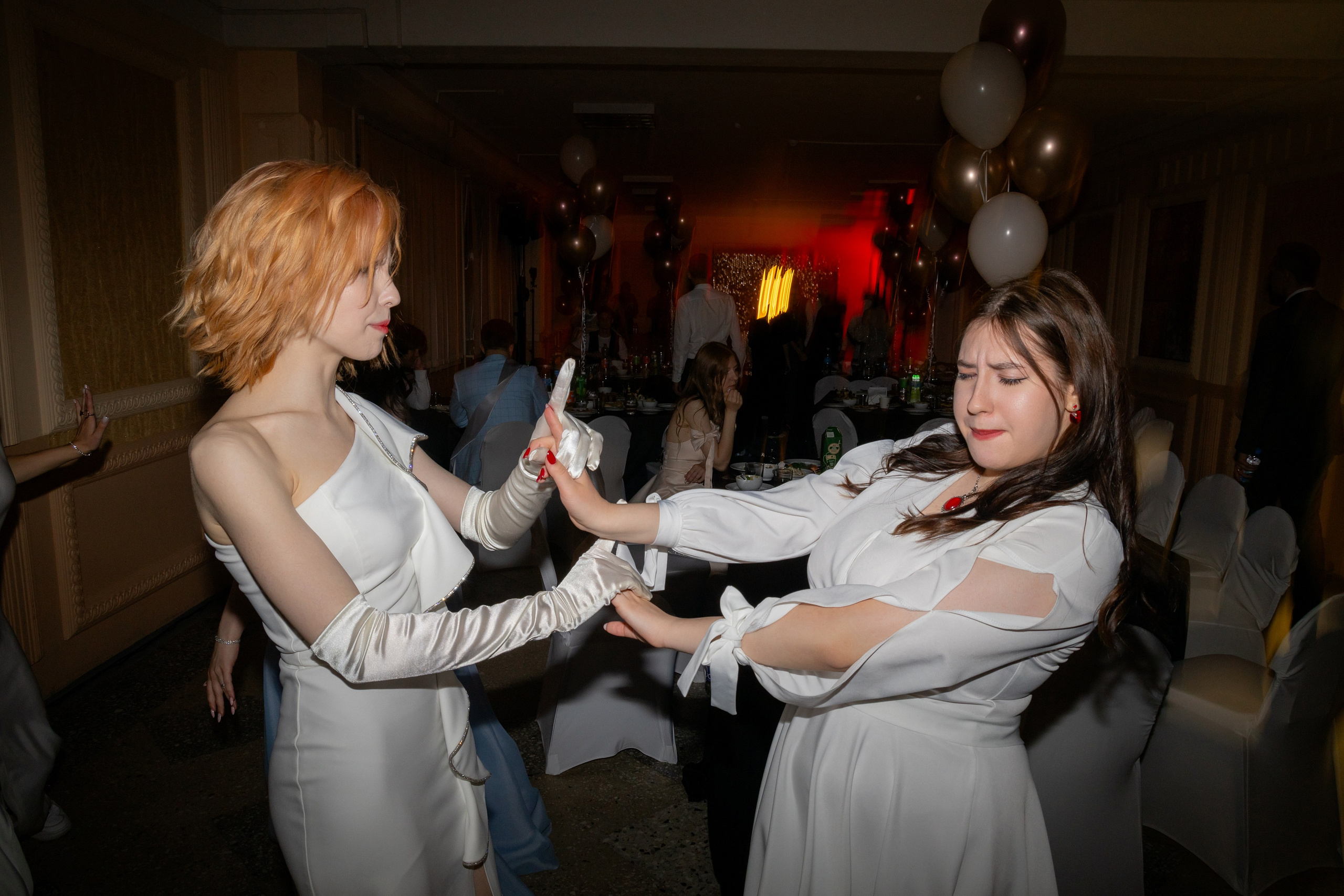 Школьный выпускной 2024 год в Соколе (Минск). Свадебный фотограф в Минске/Беларуси Сергей Спиридонов