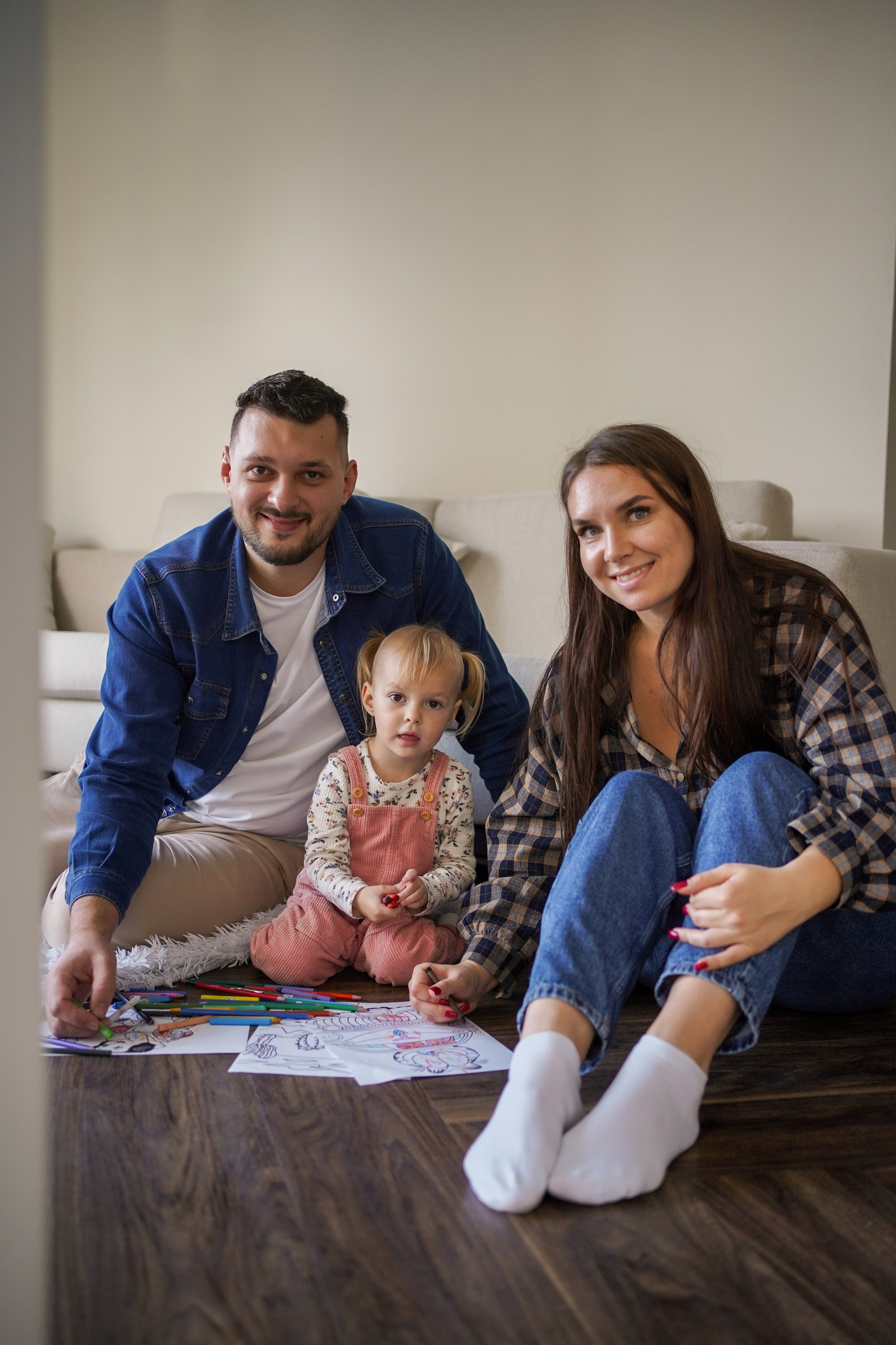 Карина, Андрей, Эмили. Главная