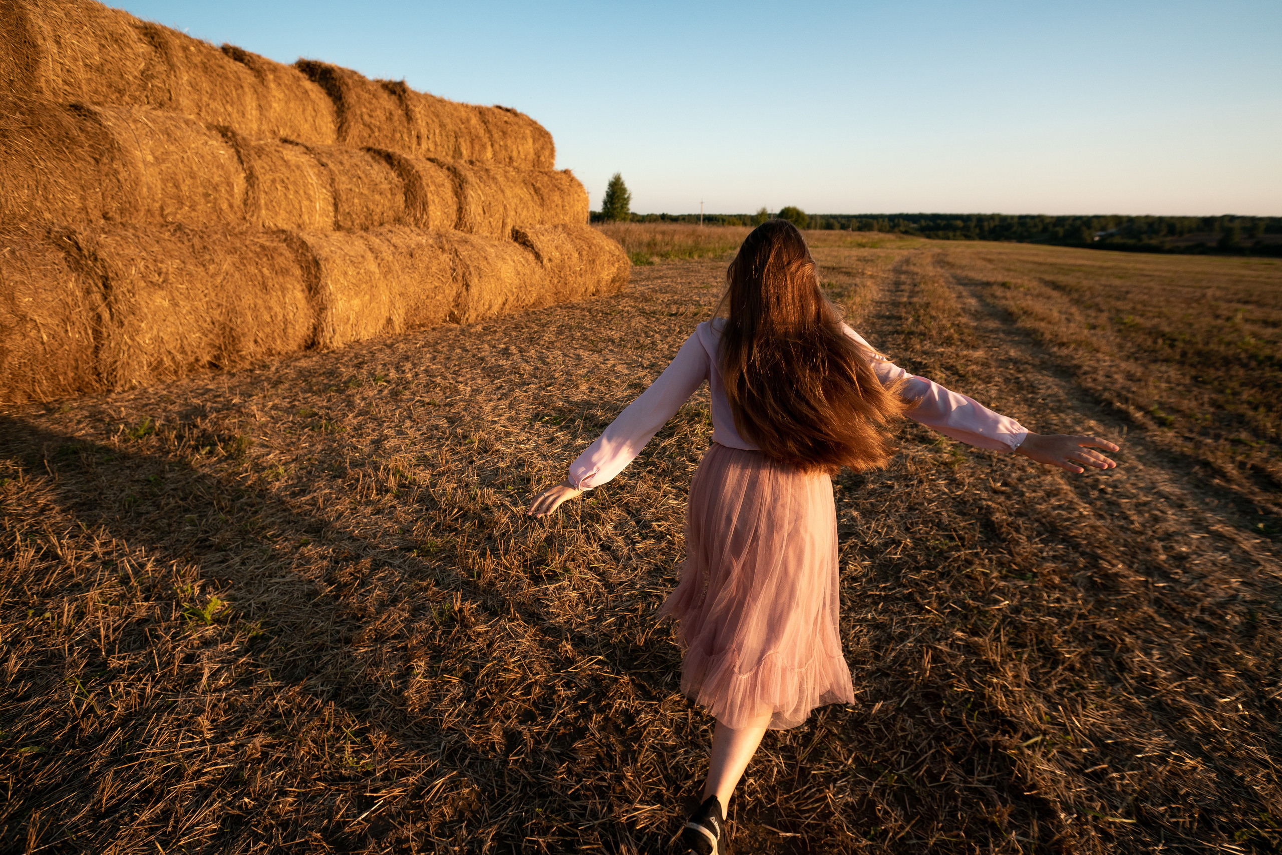 Мини-фотосессия на стогах. Репортажный фотограф Сергей Сажин г. Ярославль