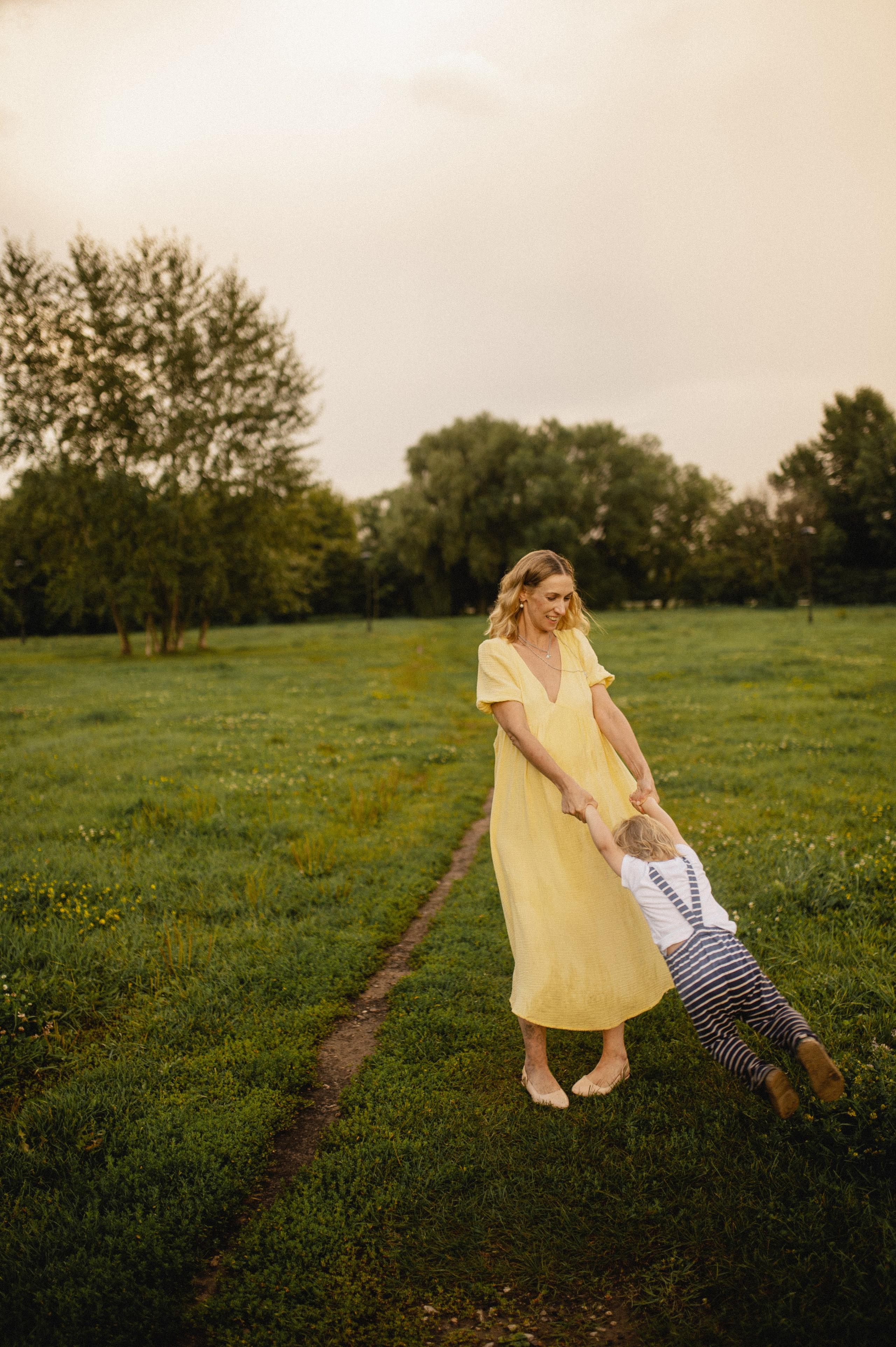 Фотосессия беременности мама и сын. Семейная фотосессия Бутово Москва фотограф Алина Морщагина