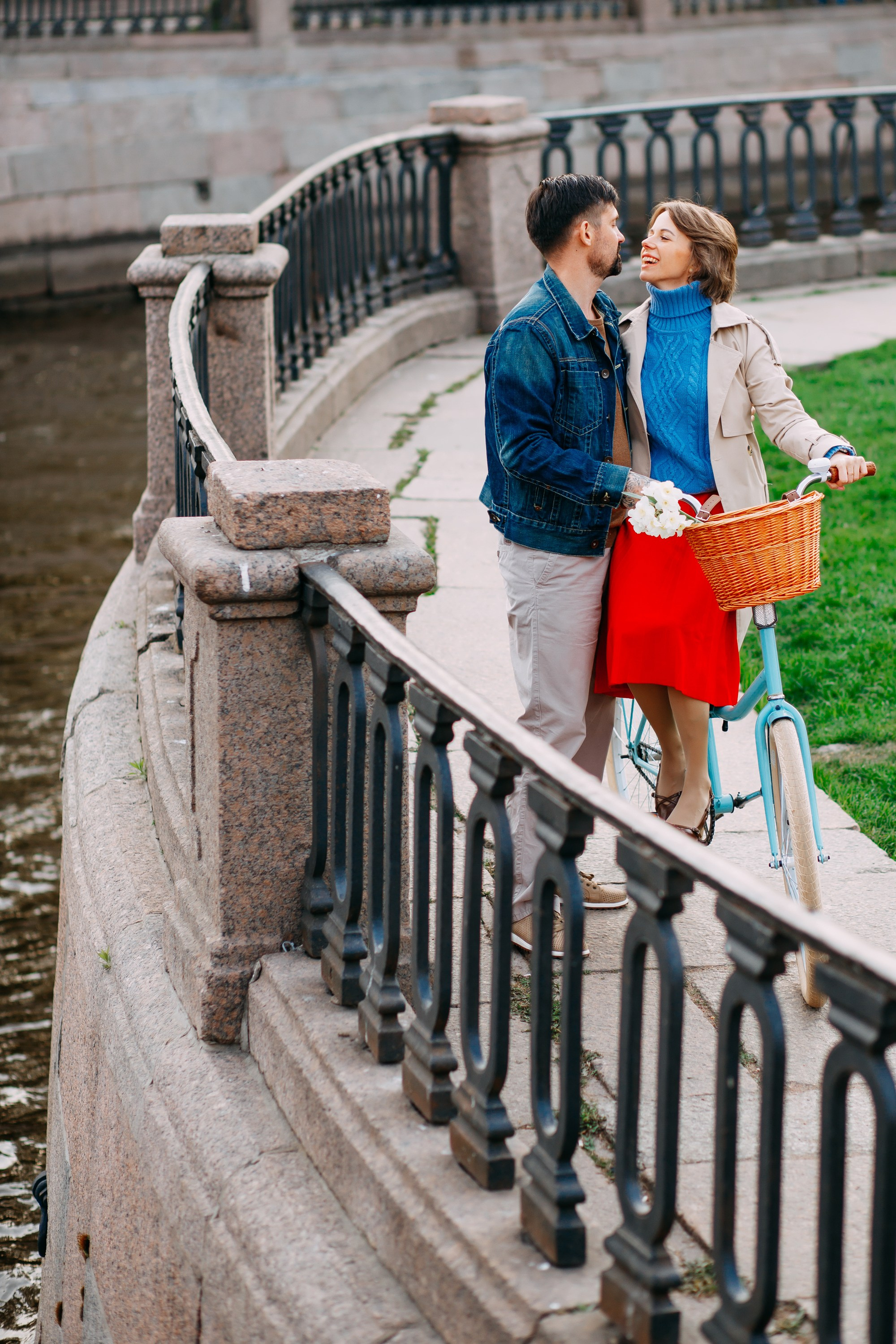 Фотопрогулка с ретро-велосипедом (лаавстори). Фотограф в Санкт-Петербурге Alina Film