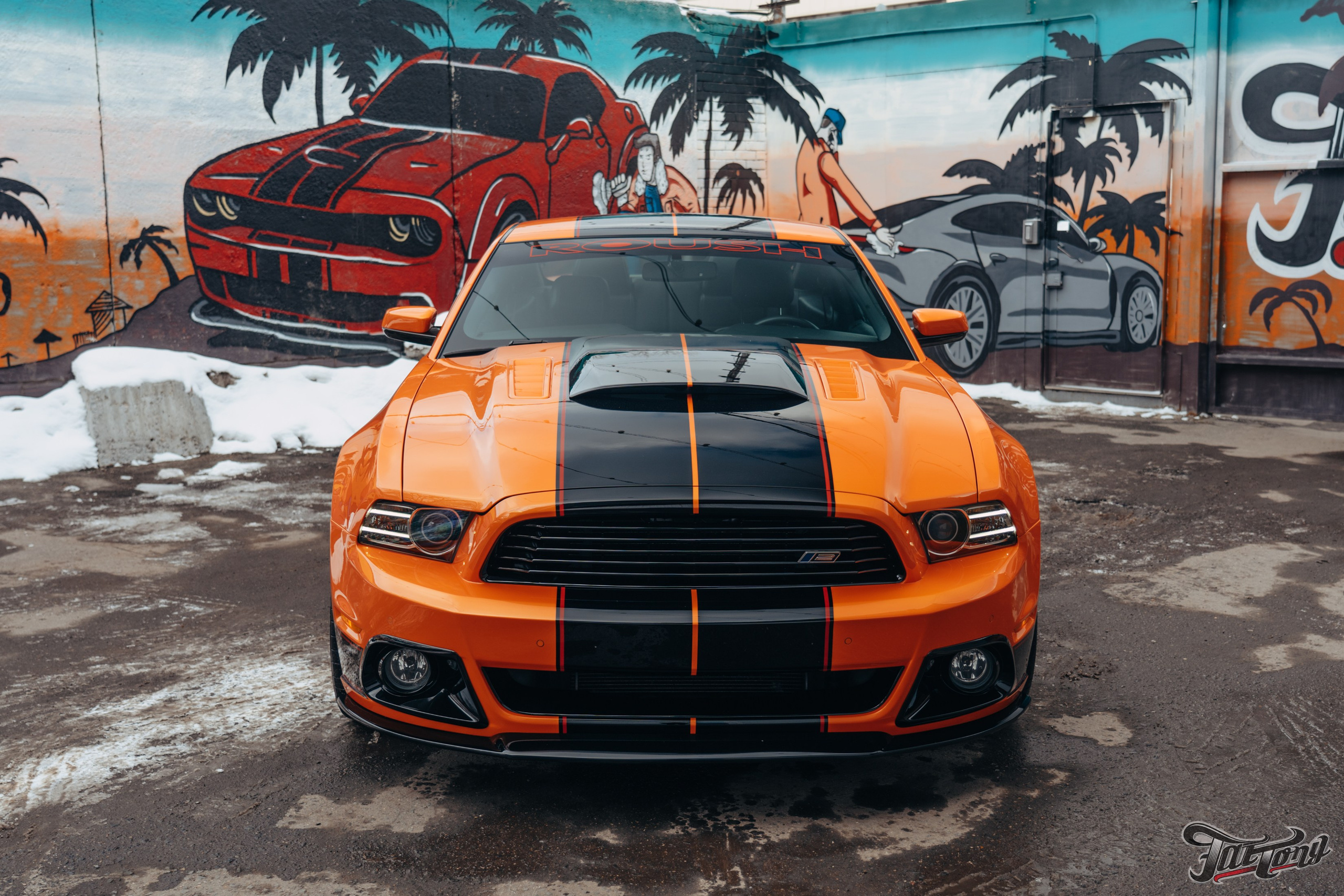 Ford Mustang Roush оранжевый окрас кузова и выкрас полос. DeLorein