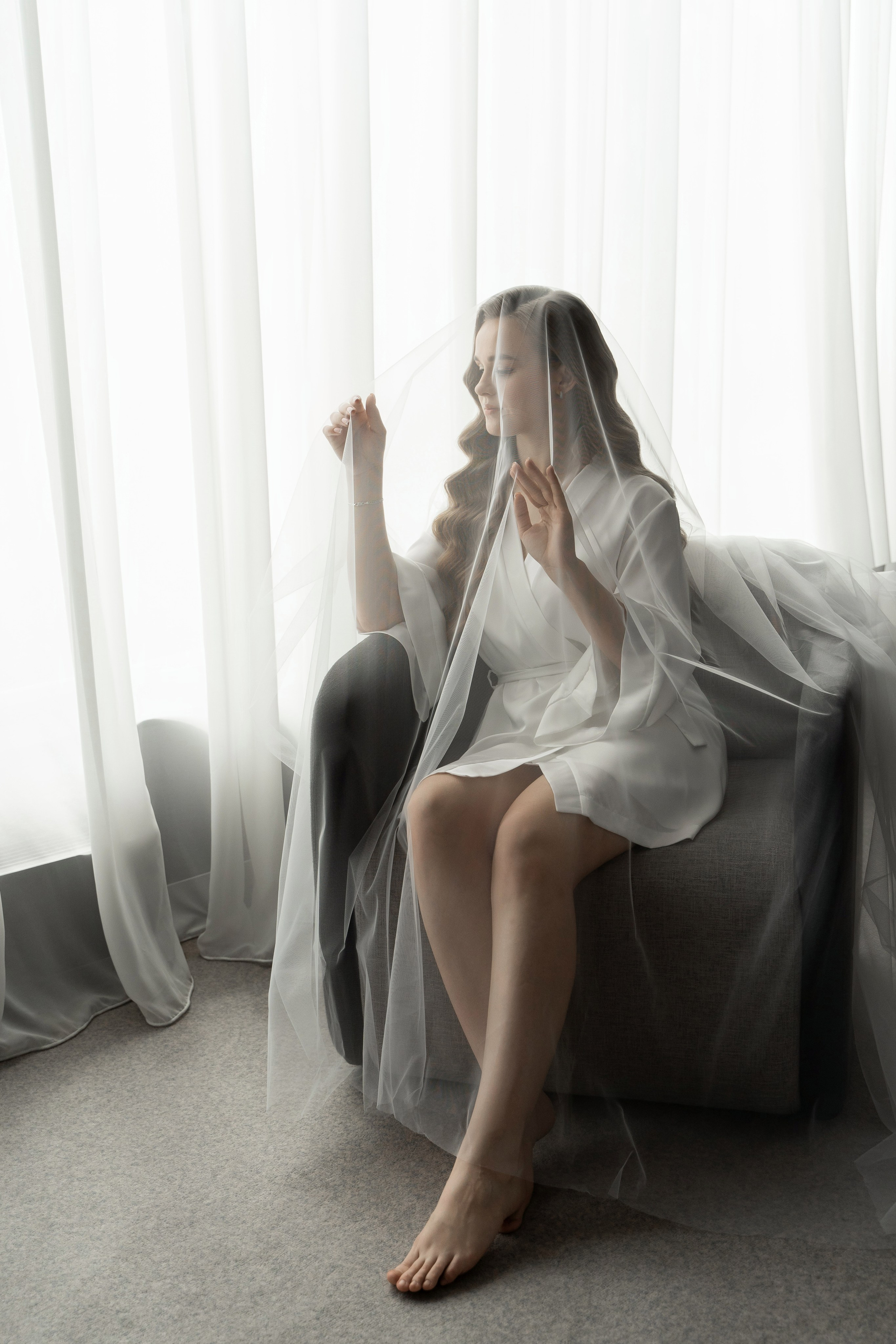 Свадебная фотосессия в Екатеринбурге, фотосессия у Оперного театра, сборы в отеле. Фотограф Татьяна Мамонтова