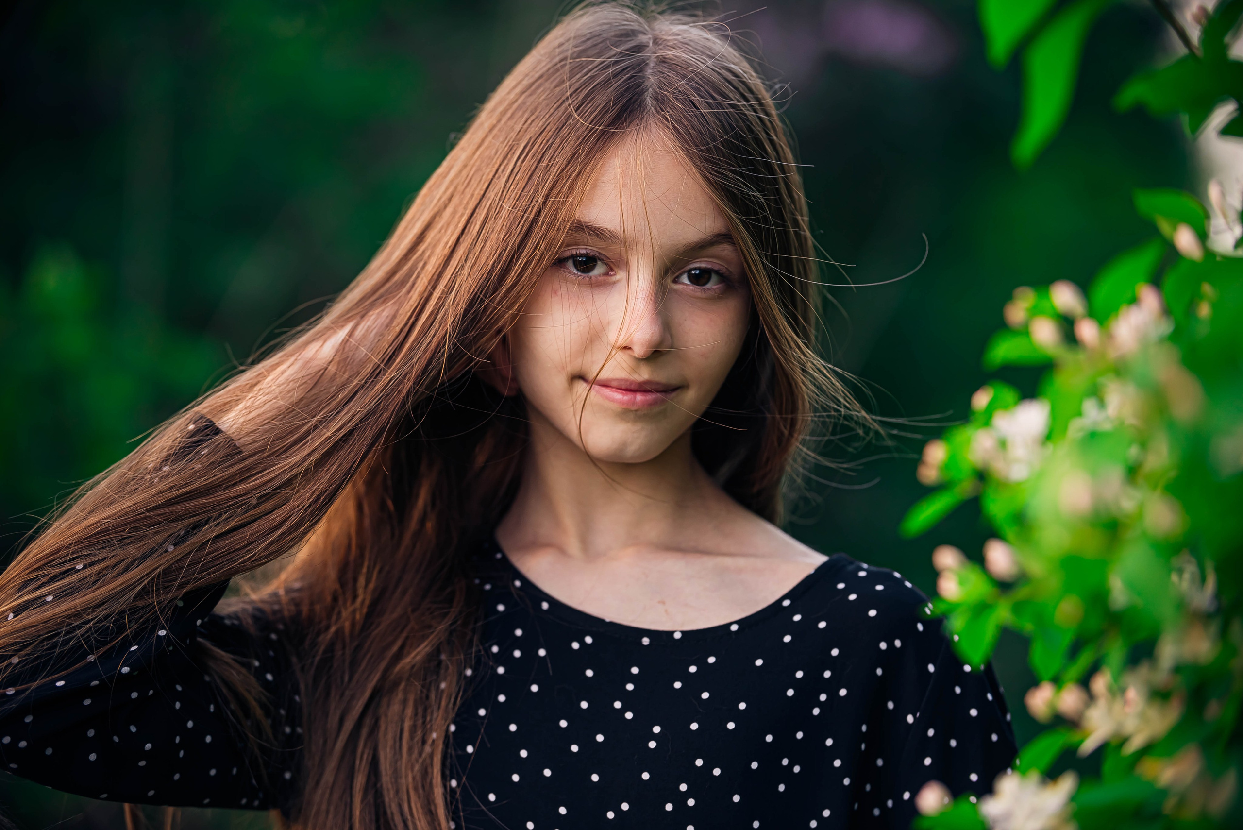 Анютка в сиреньке. Арт-фотограф Евгений Матвиенко