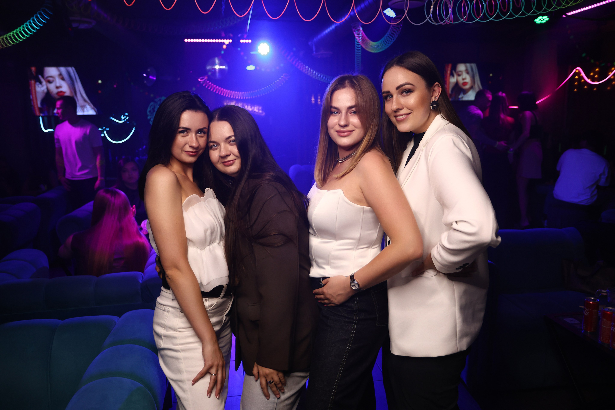 Neon Party 01.08.25. Мята Спортивная — Кальянная, караоке, бар в Минске
