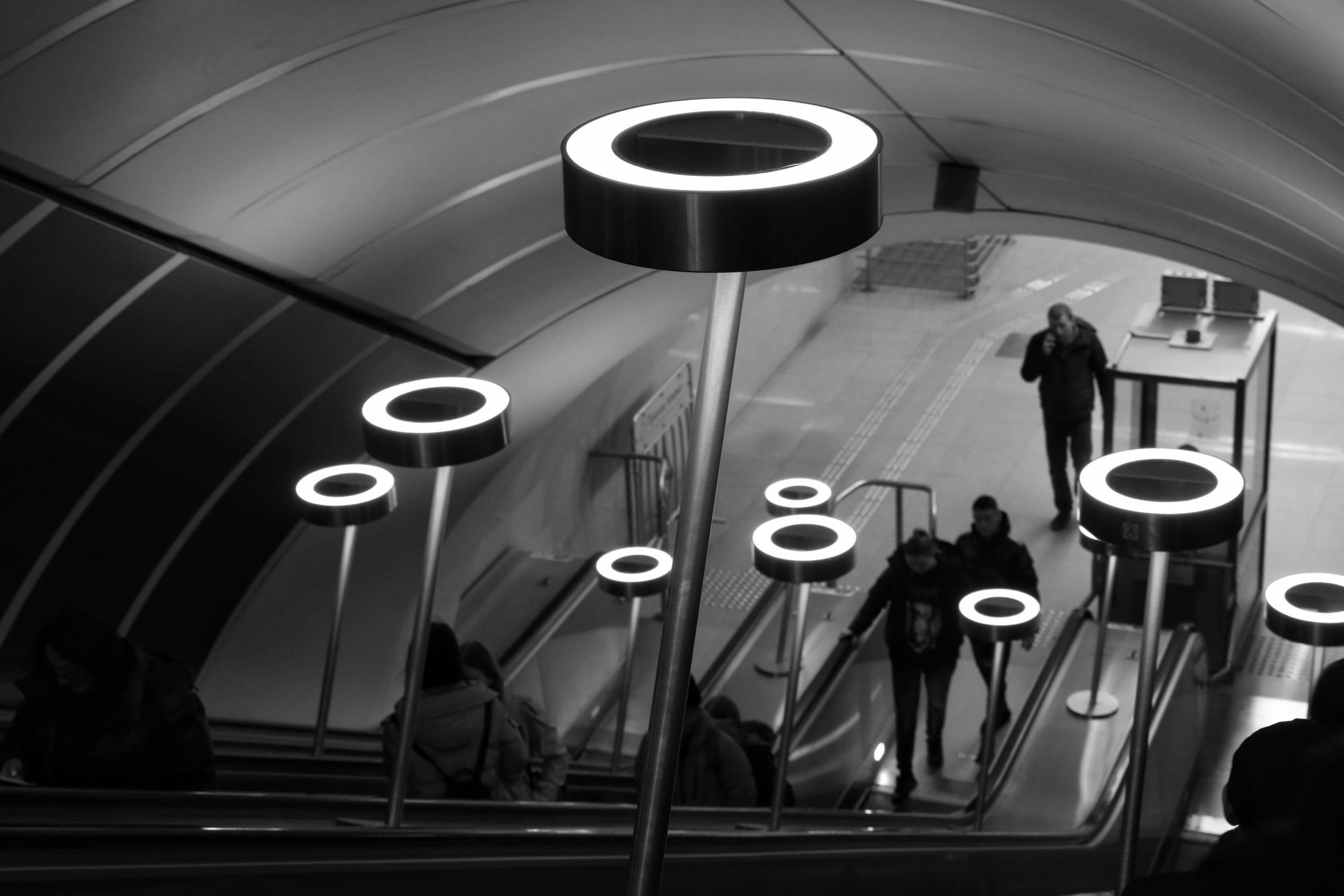 Серия «Метро. Пассажиры времени». ANNA PAVLIKOVSKAYA ЧЕРНО-БЕЛАЯ ФОТОГРАФИЯ — ЭТО Я