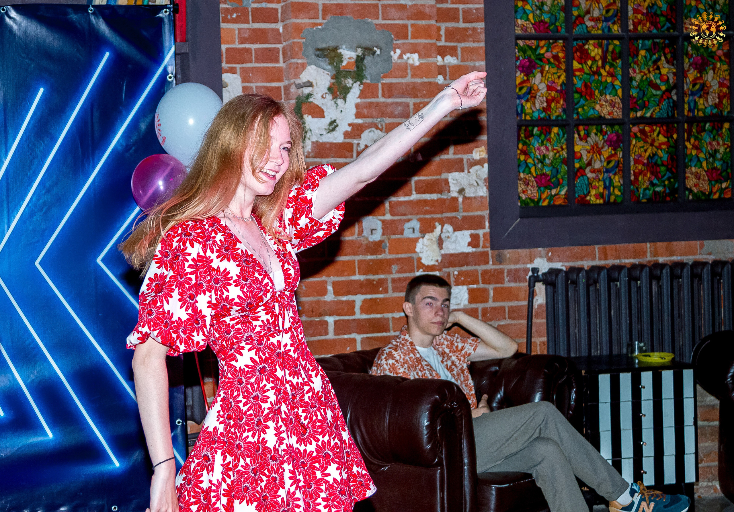 Выпускной 2023 (Школа 548; 9 Ж класс) AG Loft «Библиотека», Москва. Репортажная съемка в Москве и области. Анималистика