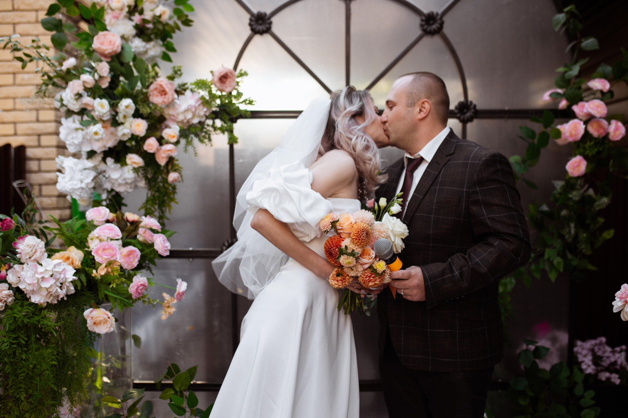 Душевная камерная свадьба с яркими акцентами. Свадебный фотограф Елена Рубцова