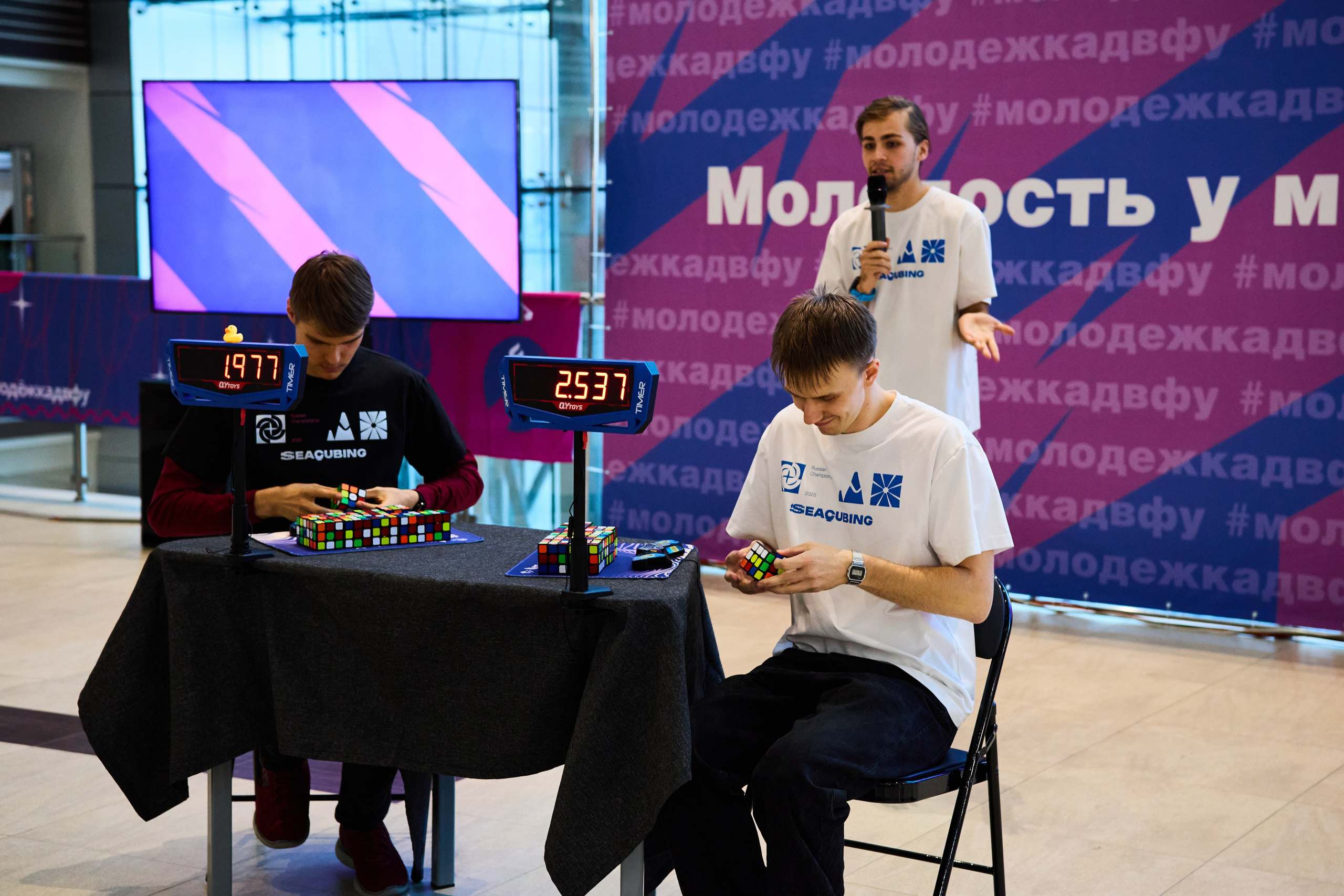 Ярмарка студенческих организаций ДВФУ. Репортажный фотограф во Владивостоке Анастасия Кострова