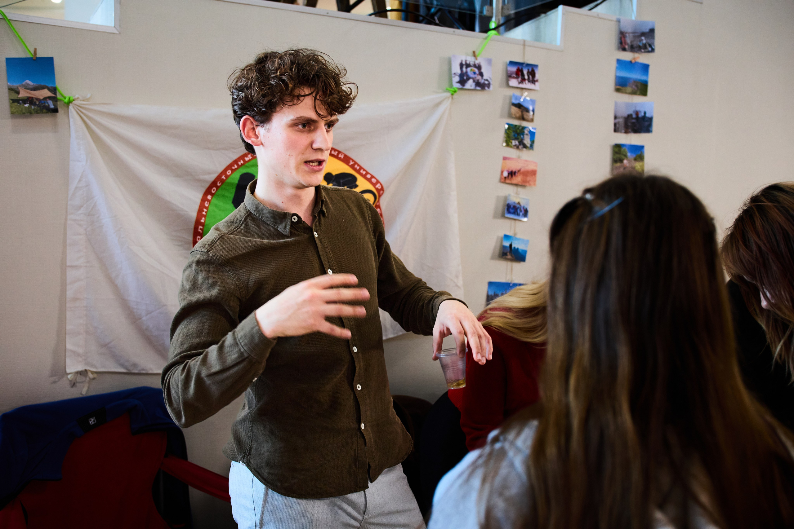 Ярмарка студенческих организаций ДВФУ. Репортажный фотограф во Владивостоке Анастасия Кострова