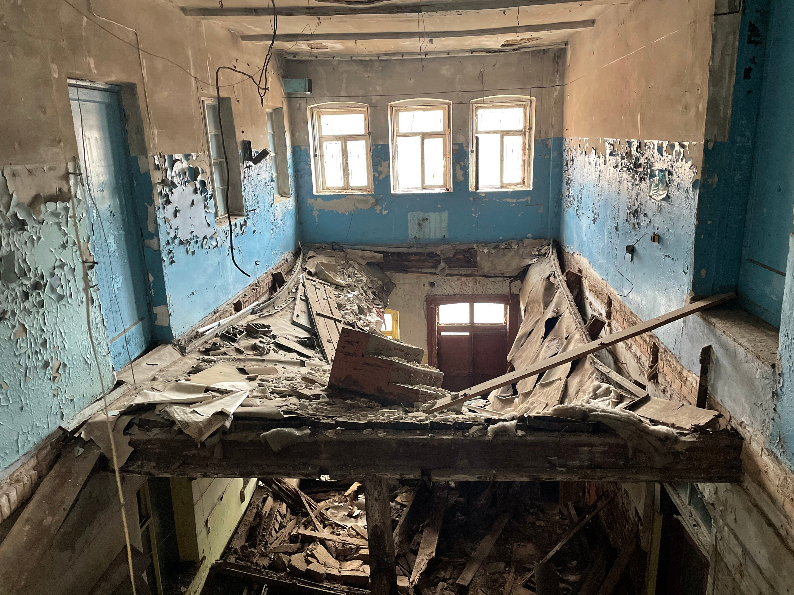 40 003 Внутри здания. ВИЗУАЛЬНЫЕ И ЗВУКОВЫЕ РЕШЕНИЯ ДЛЯ БИЗНЕСА И СЪЁМОК ТЕЛЕТЕЛА