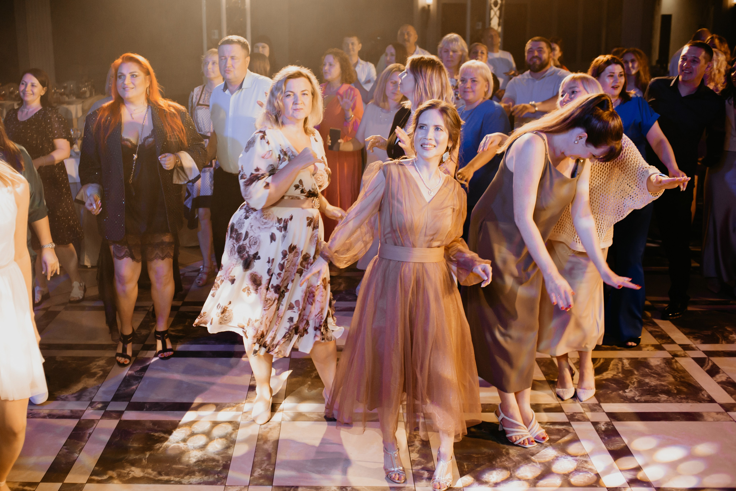 Выпускной 2025 (9класс) 124 школа. Фотограф в Челябинске Ополихина Анна