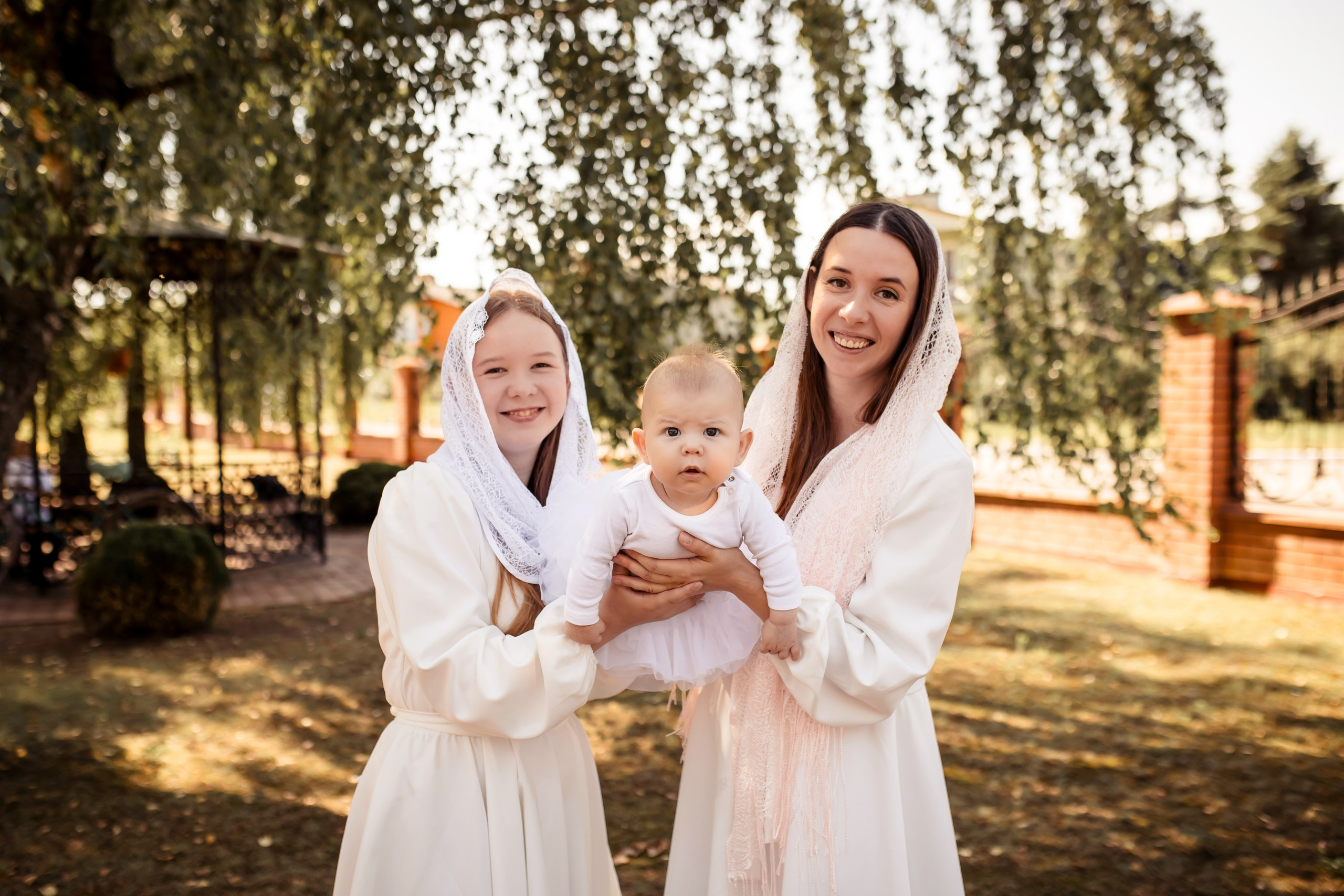 Крещение Милании и Эмилии