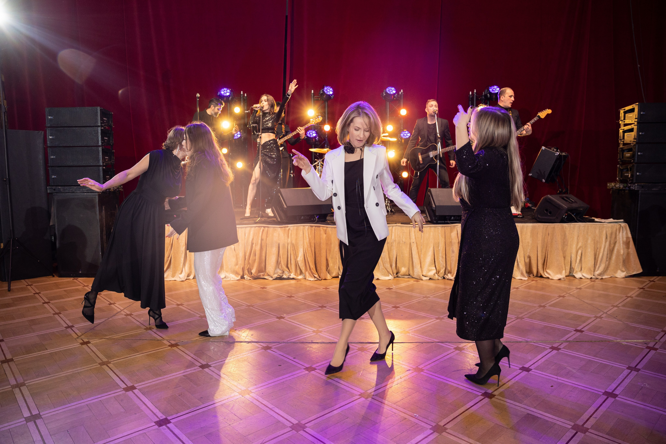 Новогодний корпоратив компании Интратул. Фотограф на корпоратив Спб / Москва