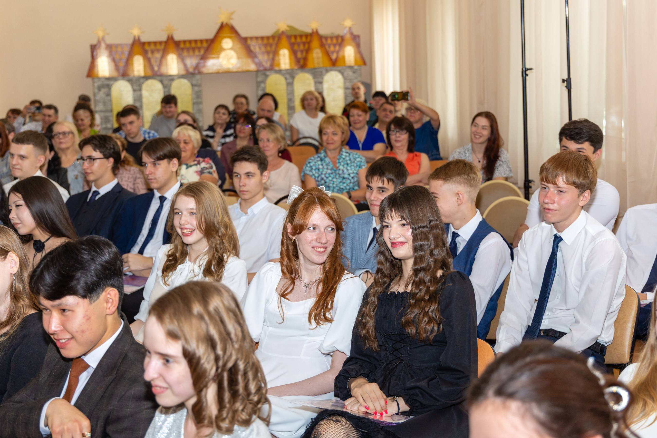 Выпускной в школе. Школьный фотограф Саратов Золотарь Ольга