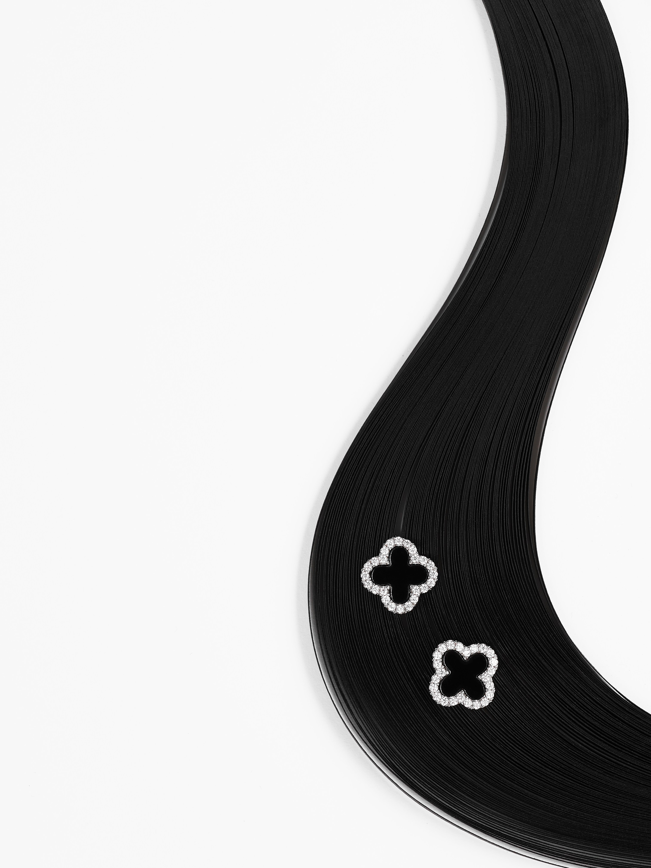 Съемка бижутерии и украшений для маркетплейсов. Предметный фотограф и видеограф в Москве Марина Гладик