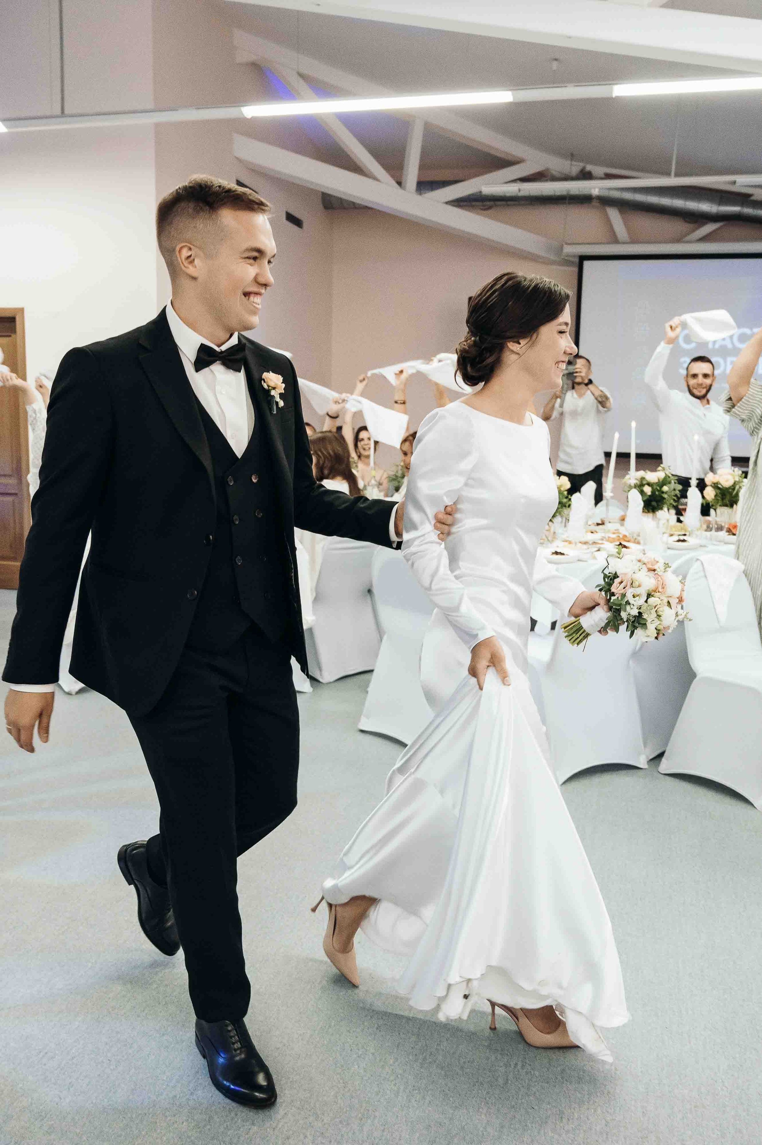 Совместные сборы в отеле. Свадебный и семейный фотограф в Котласе Никита Попов