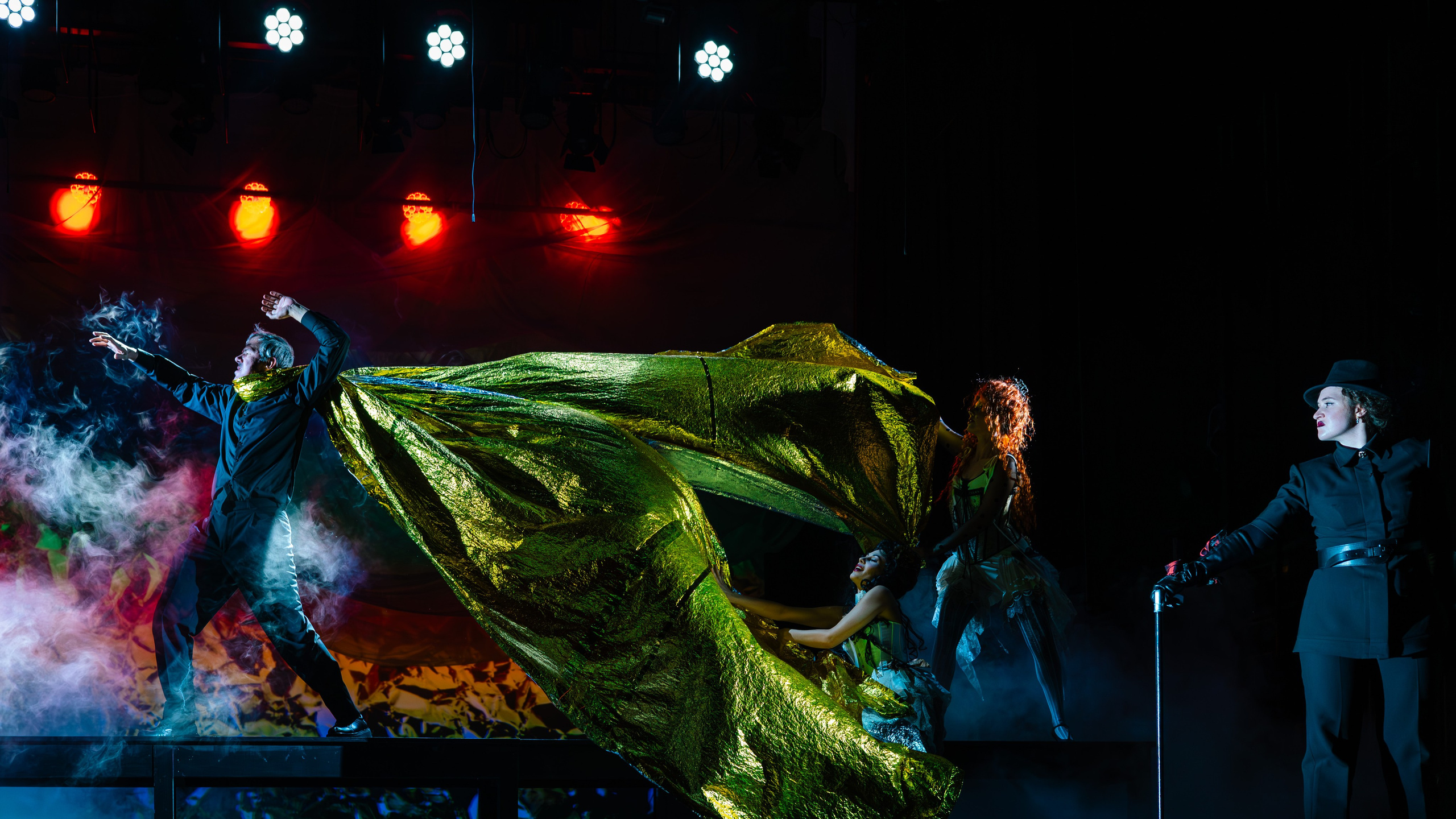 Театр Юного Зрителя «Маленькие трагедии». Фотограф Марк Файзулин