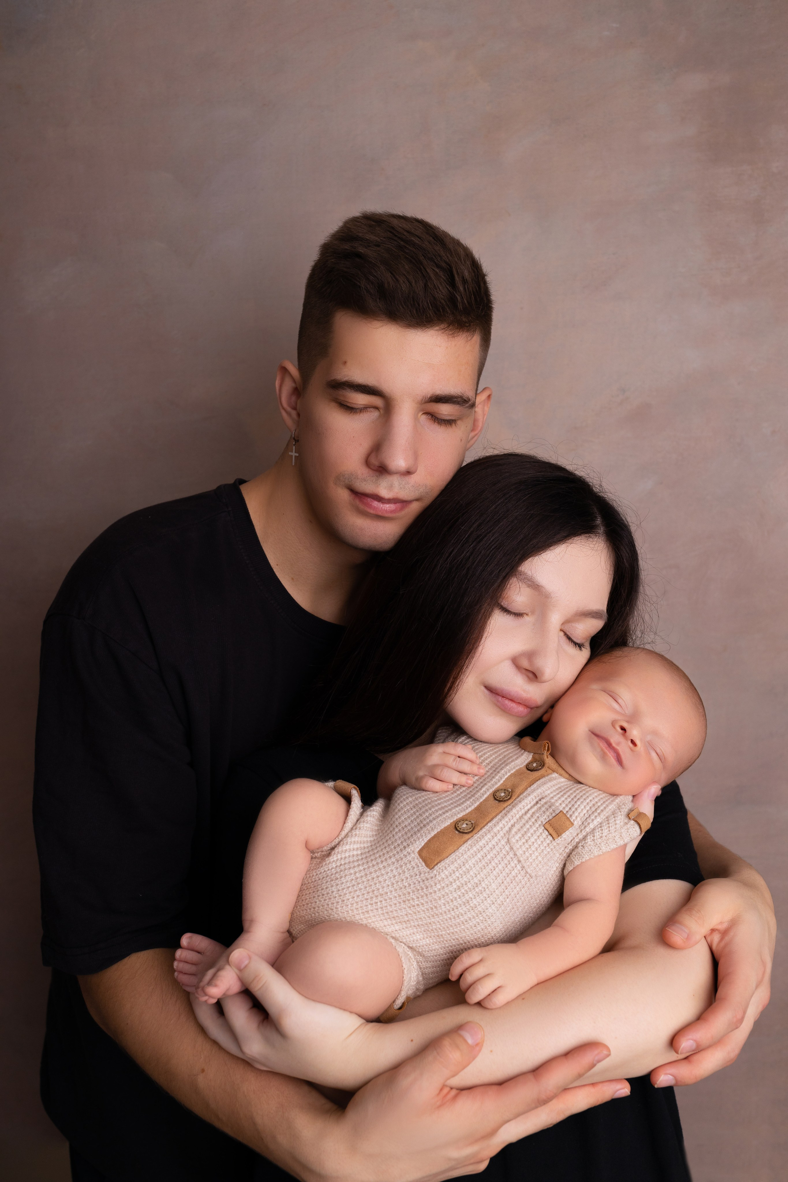 Семейные кадры от Elvira Kamaeva. Фотограф новорожденных малышей в Омске и Омской области Эльвира Камаева