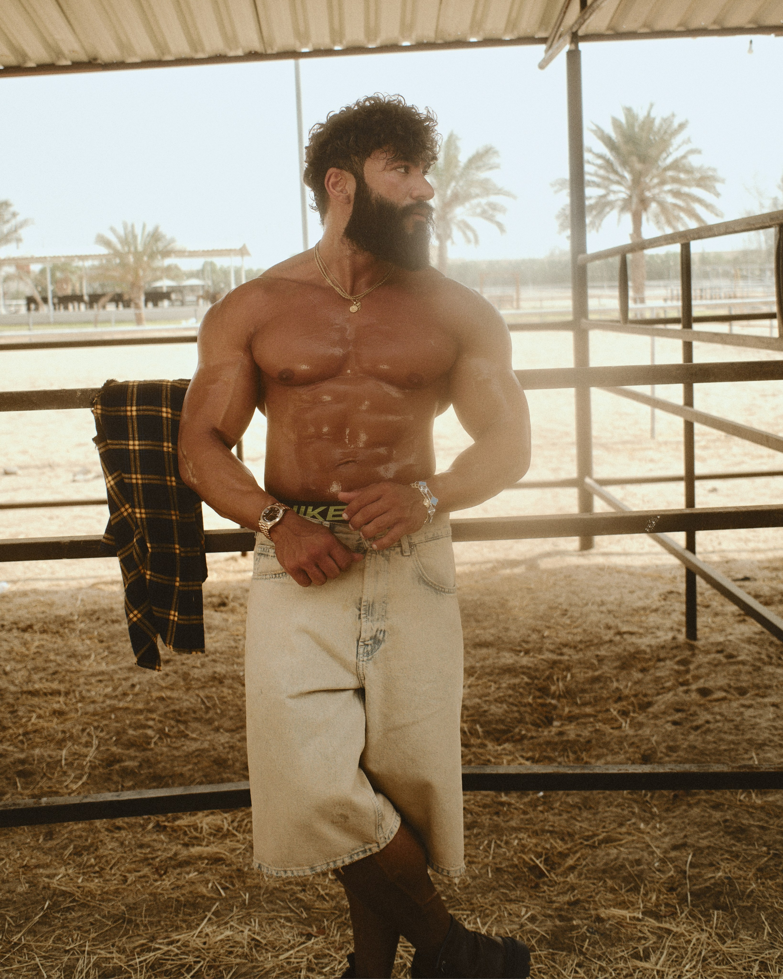 Ahmed. NOIZOMAX Художественный фотограф в Дубай