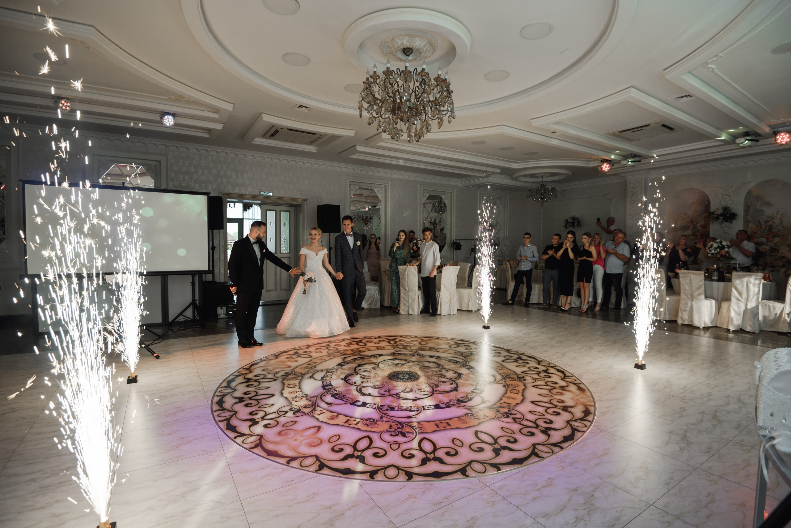 B & A. Свадебный фотограф в г. Астрахань. Так же выезжаю в другие города