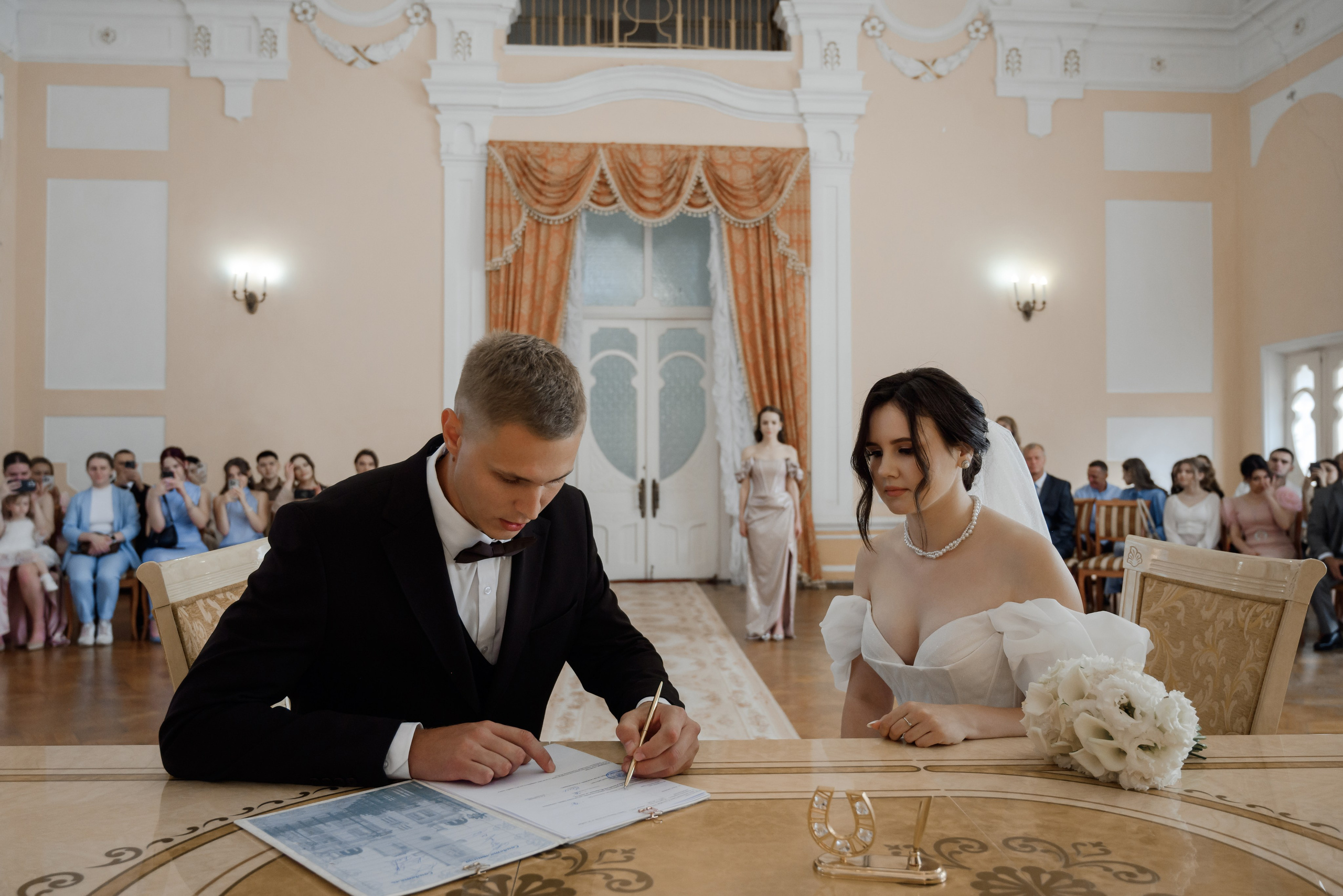 В + В. Свадебный фотограф в г. Астрахань. Так же выезжаю в другие города