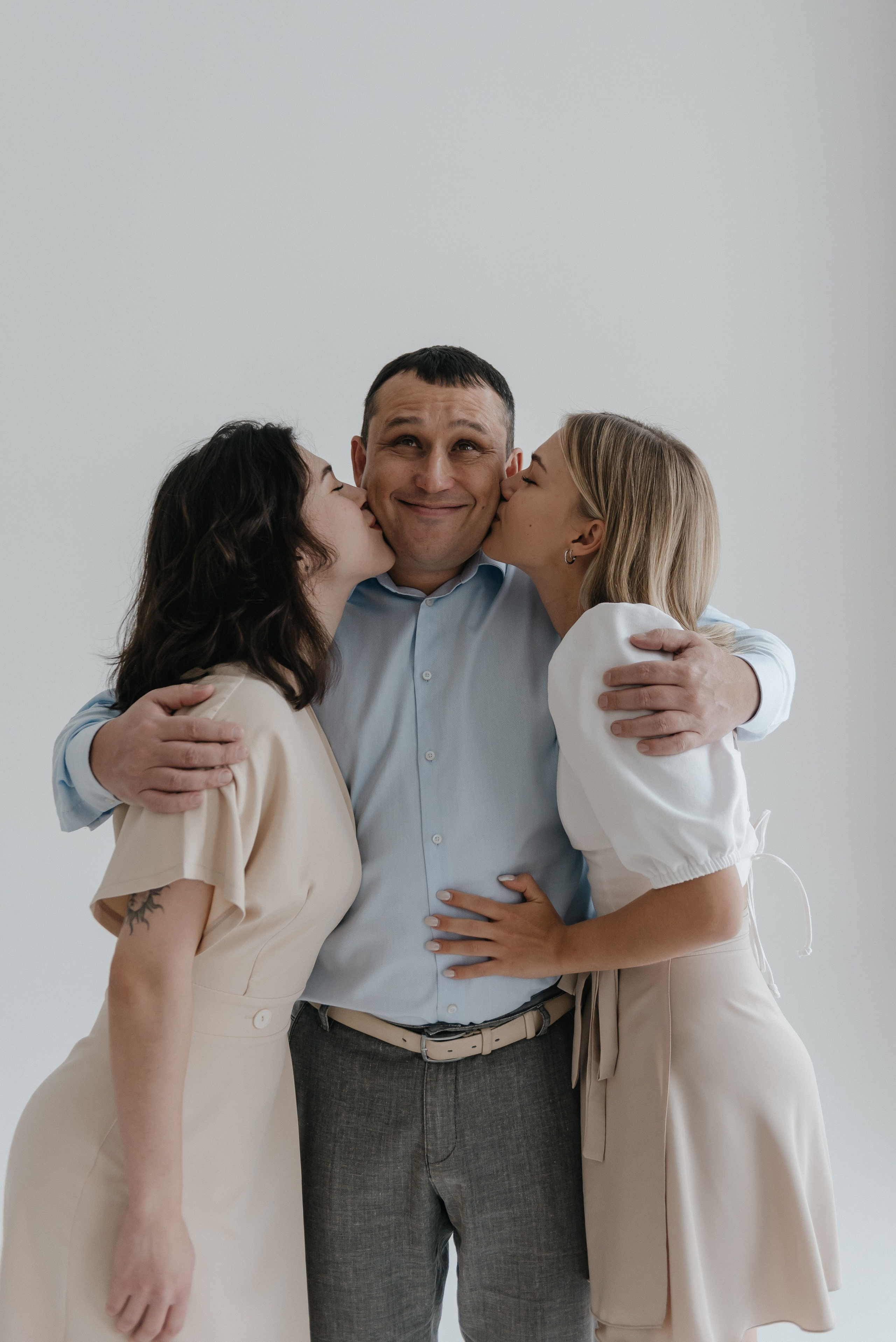 В студии большой семьёй