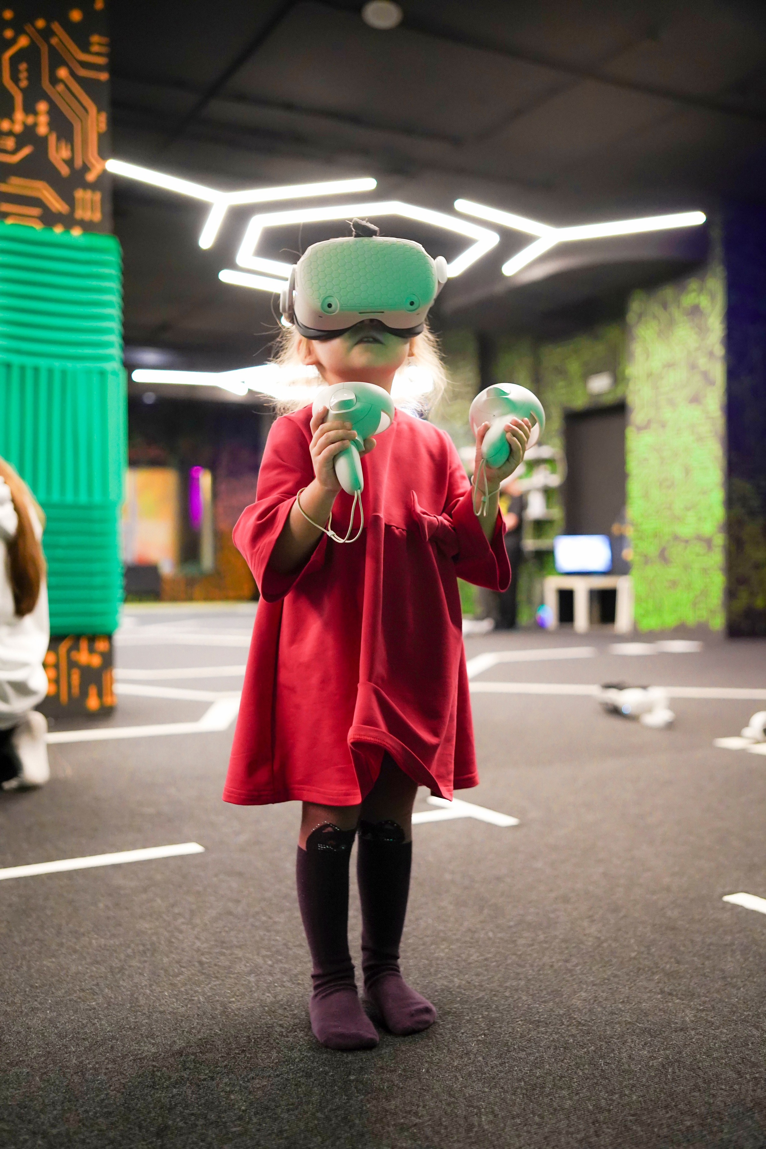 VR (November-December 2024). Felixtones