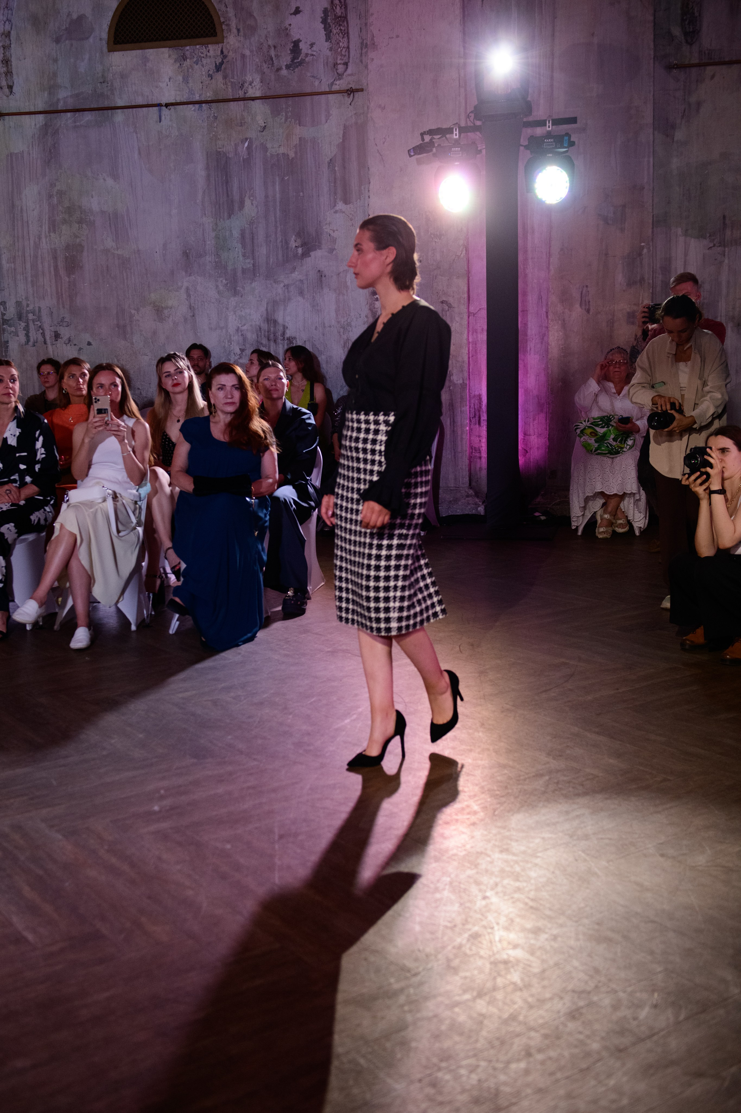 Модный показ «Аллея моды». Организация и проведение фотосъемок в Санкт-Петербурге. Фотограф Смирягин Илья