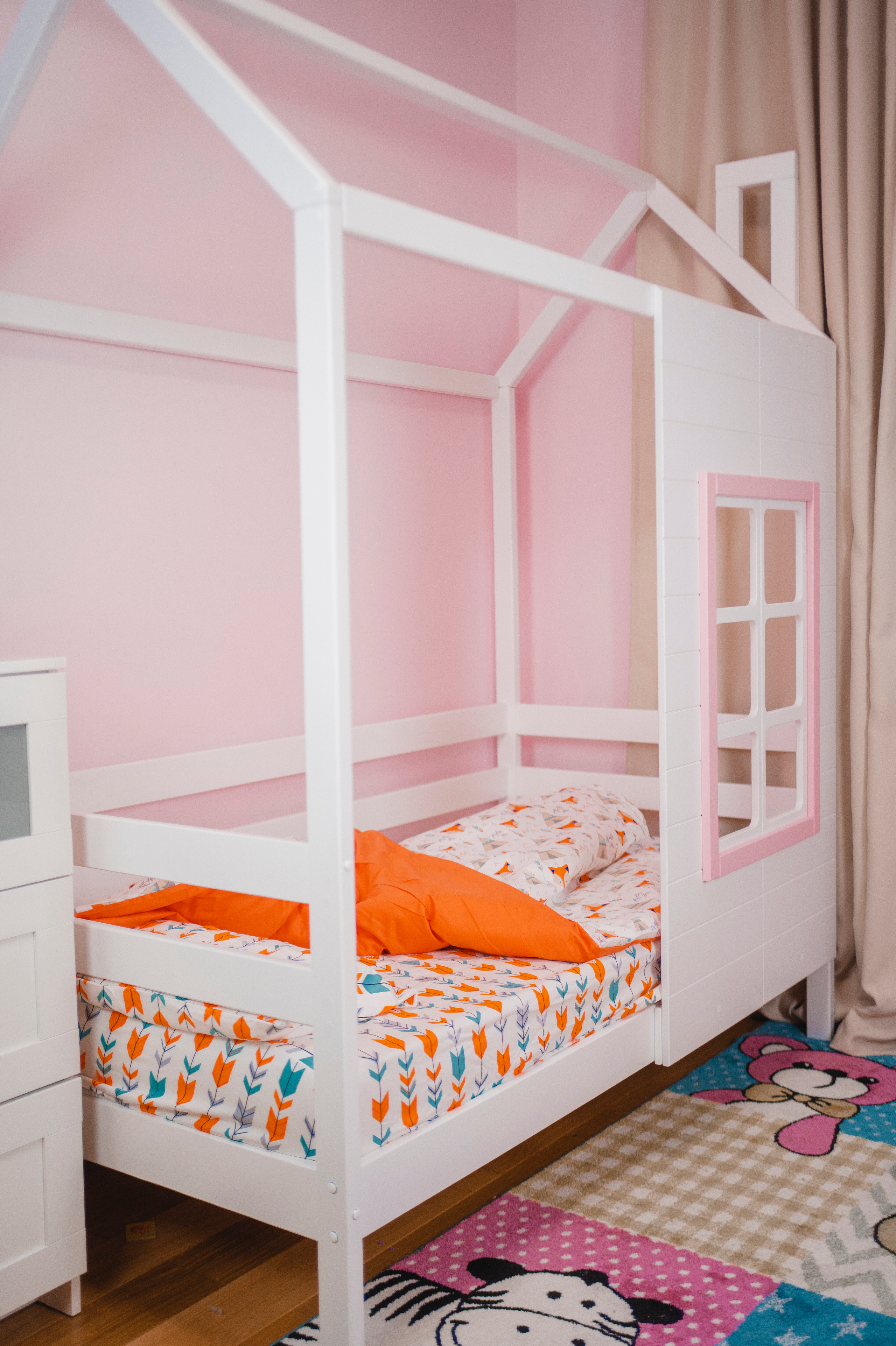 Аня Цуканова