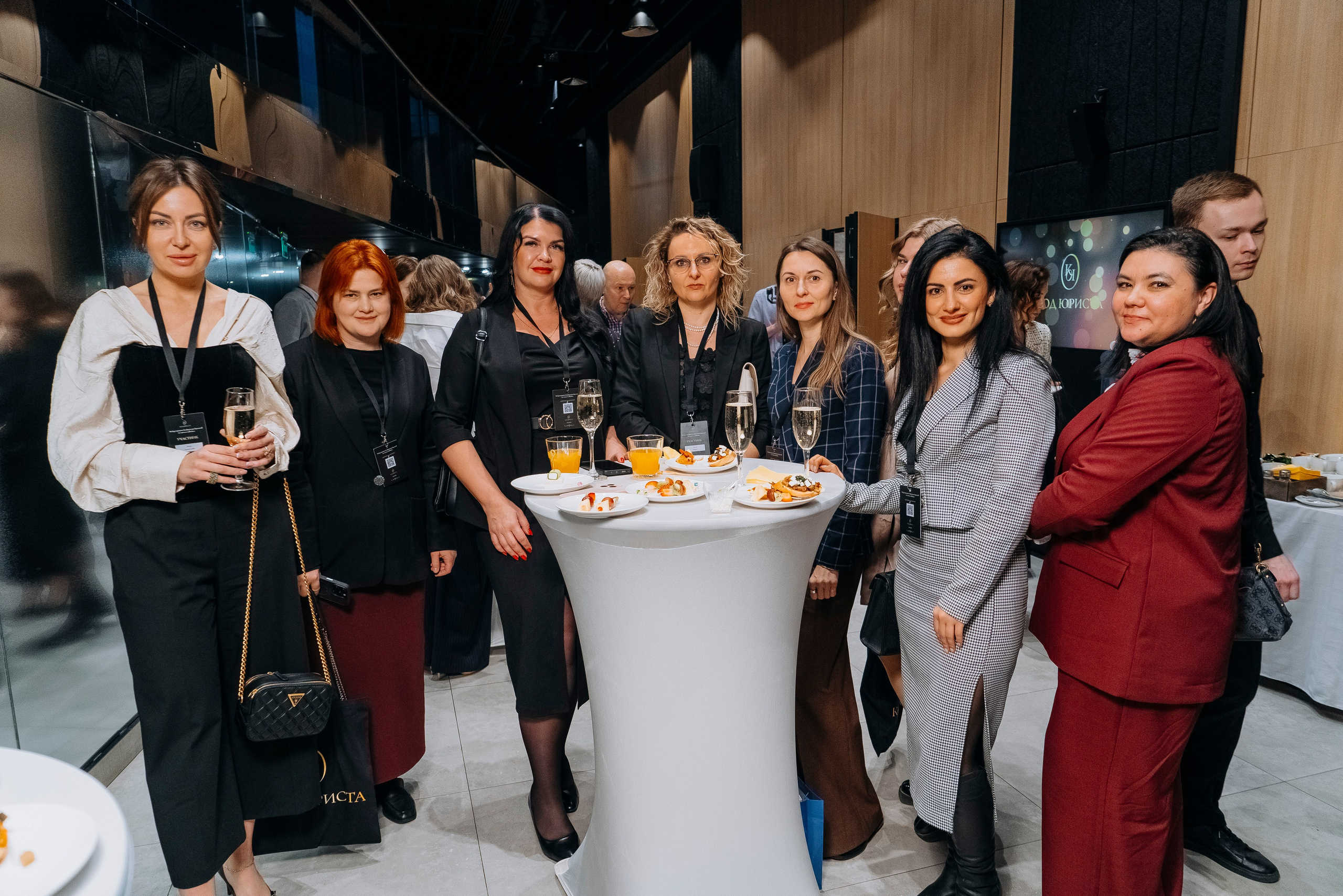 «Код юриста. Версия 2025» Больше: https://sinonim.org/improve#res. Профессиональный портретный фотограф в Москве Владимир Глаголев