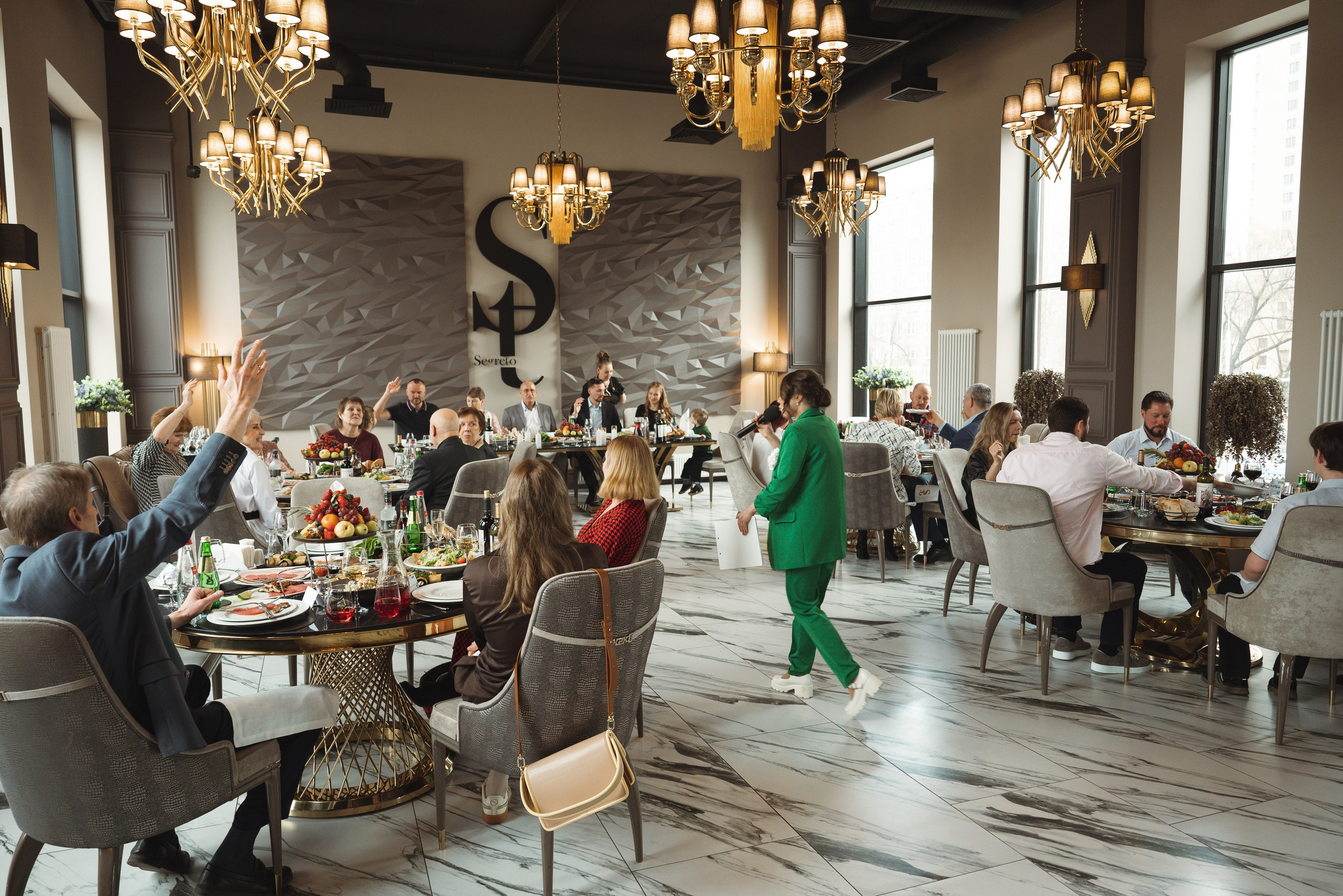 Юбилей 70 лет. Фотограф Москва Настя Профотовна. Репортажные, свадебные и контент фотосессии