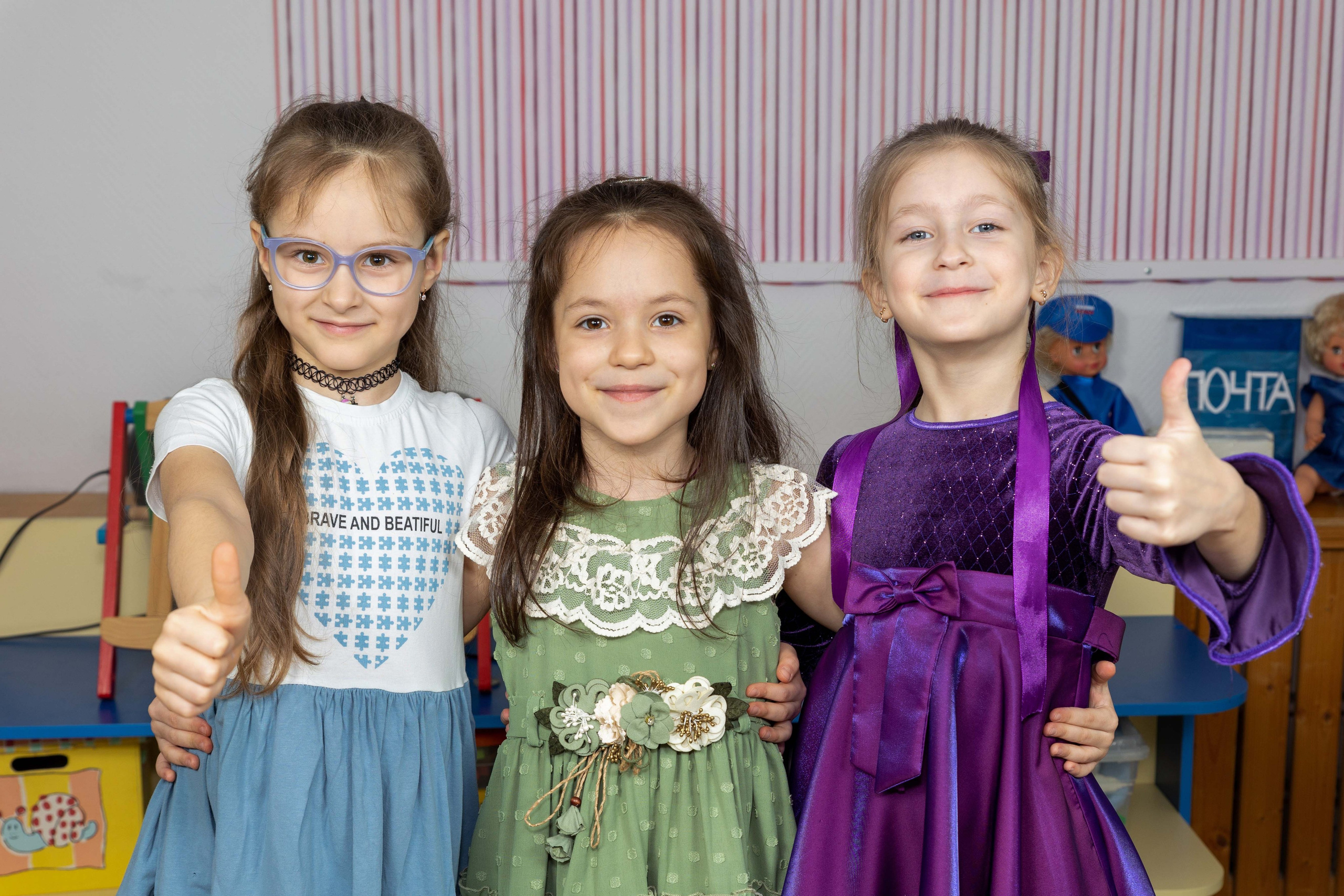 Групповые фотографии, фото с лучшим другом. Школьный и детсадовский фотограф Москва. Детский фотограф