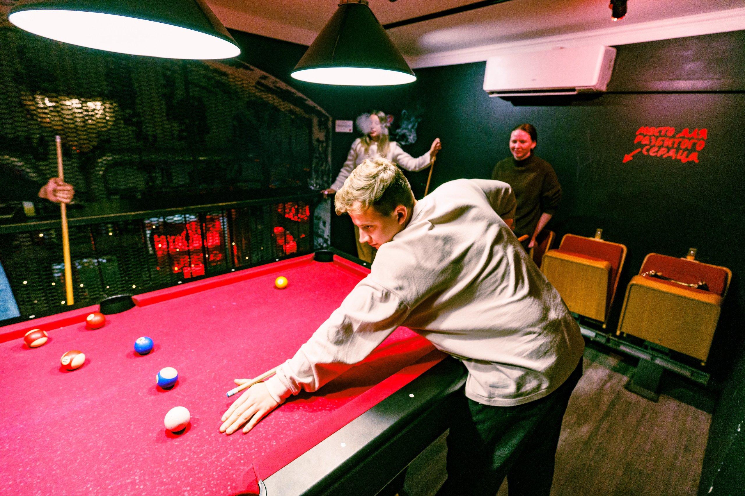 Из Сибири с любовью. Бар разбитых сердец. Концертный и репортажный фотограф в Санкт-Петербурге Слава Пахомов