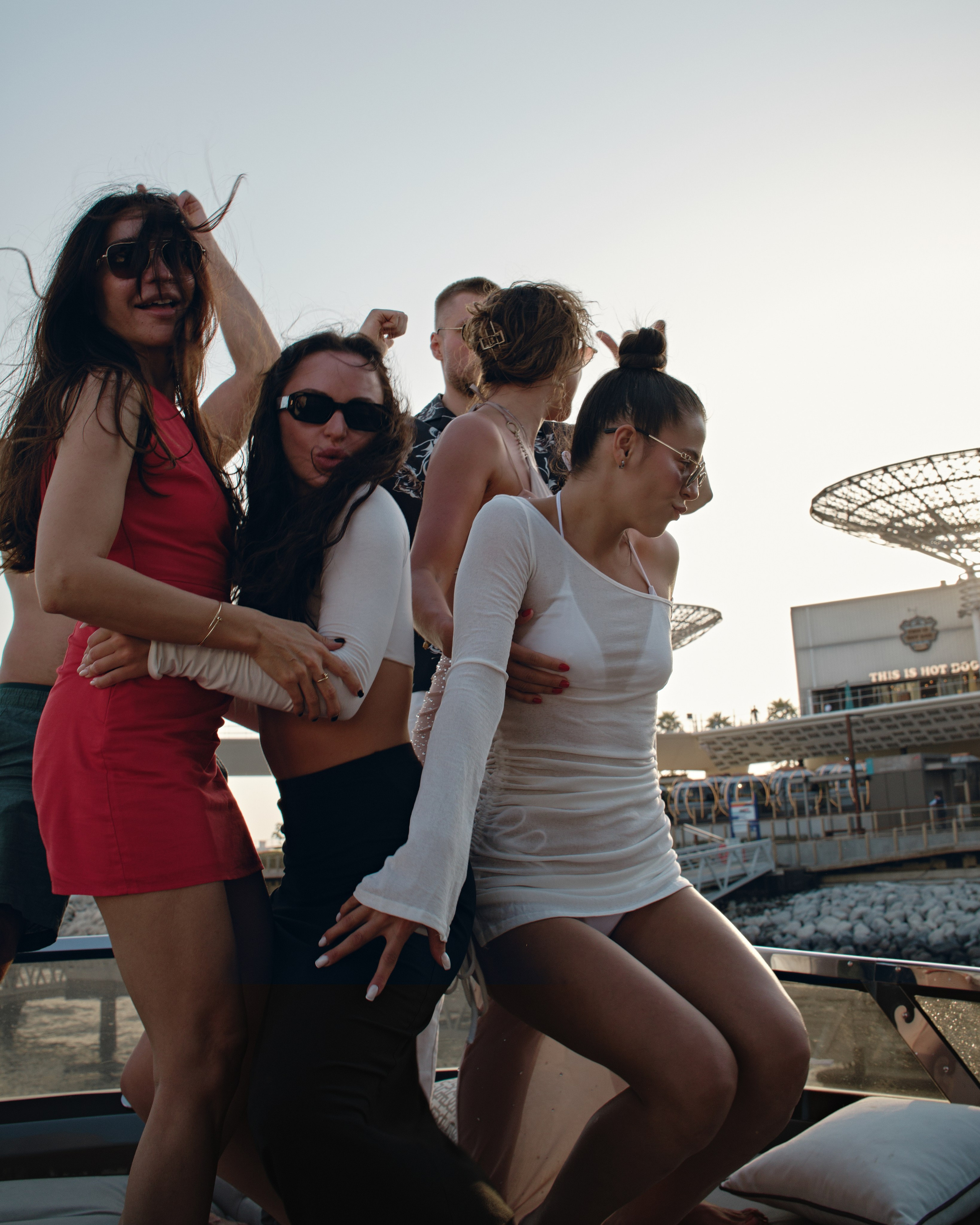 PAVEL DEREVYANKO. NOIZOMAX Художественный фотограф в Дубай