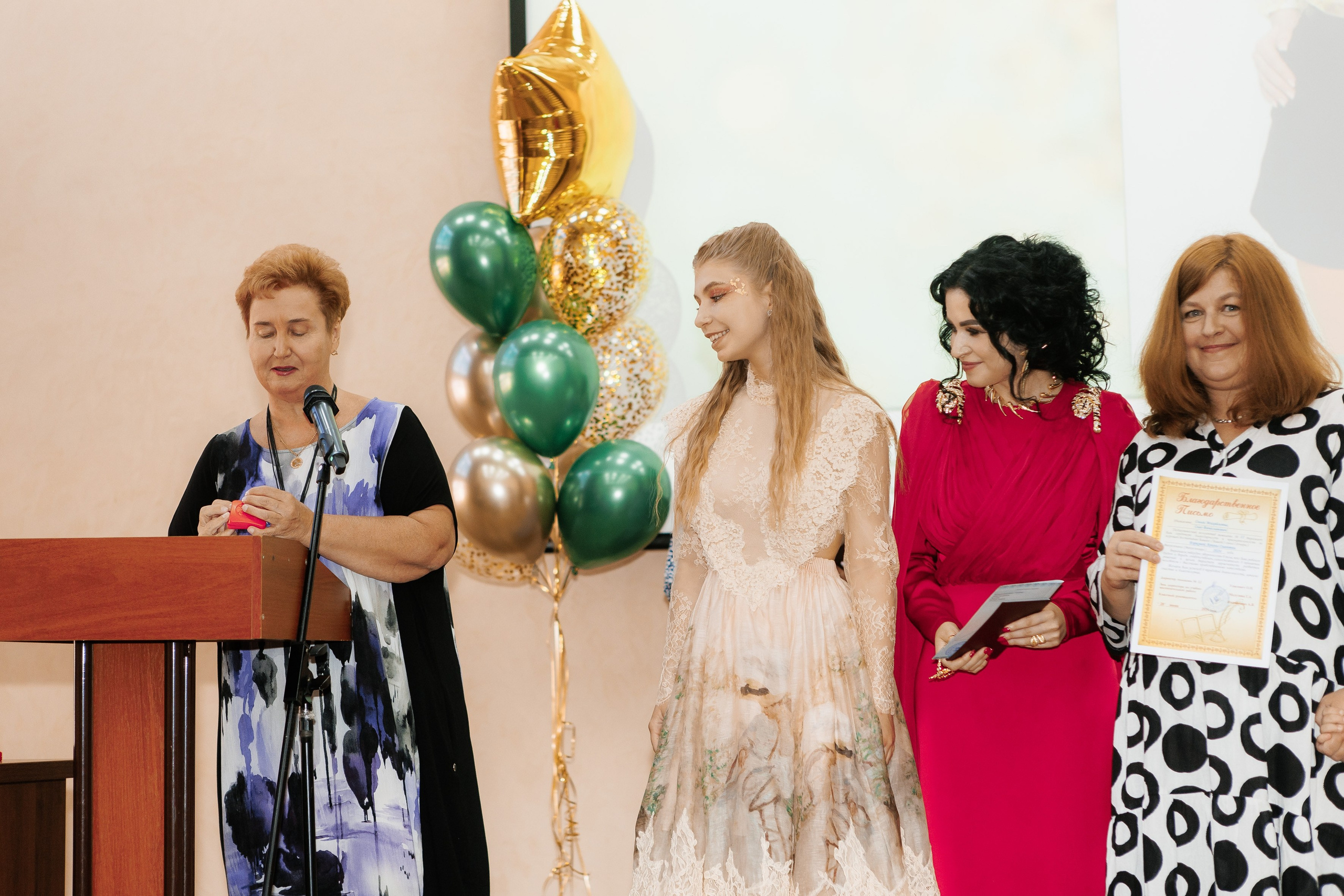 Выпускной Гимназия 12 2024 г. Свадебный и портретный Фотограф в Липецке Дмитрий Котюков