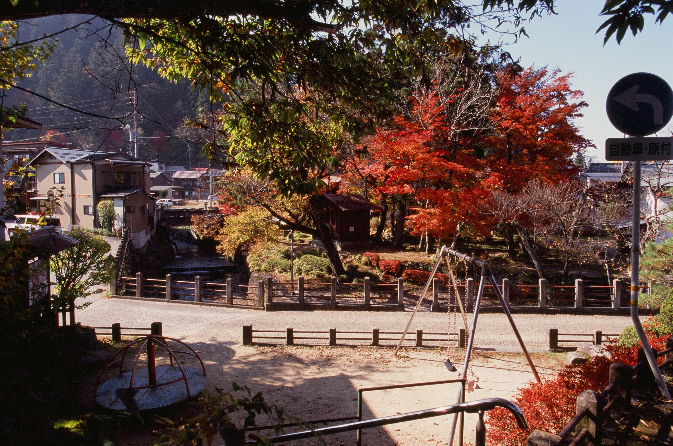 Out of noise // japan, takayama V. EVER EXPOSED