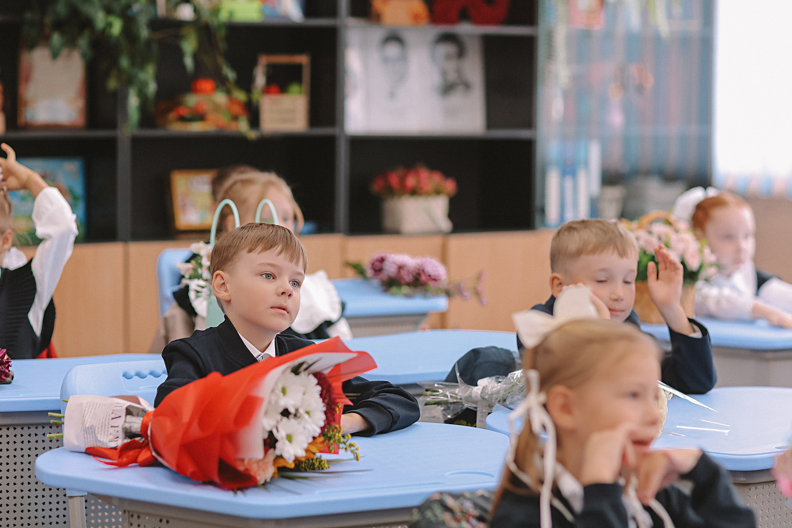 1 сентября линейка+кл час+портреты. Семейный фотограф Тюмень, фотограф на роды Салмина Мария