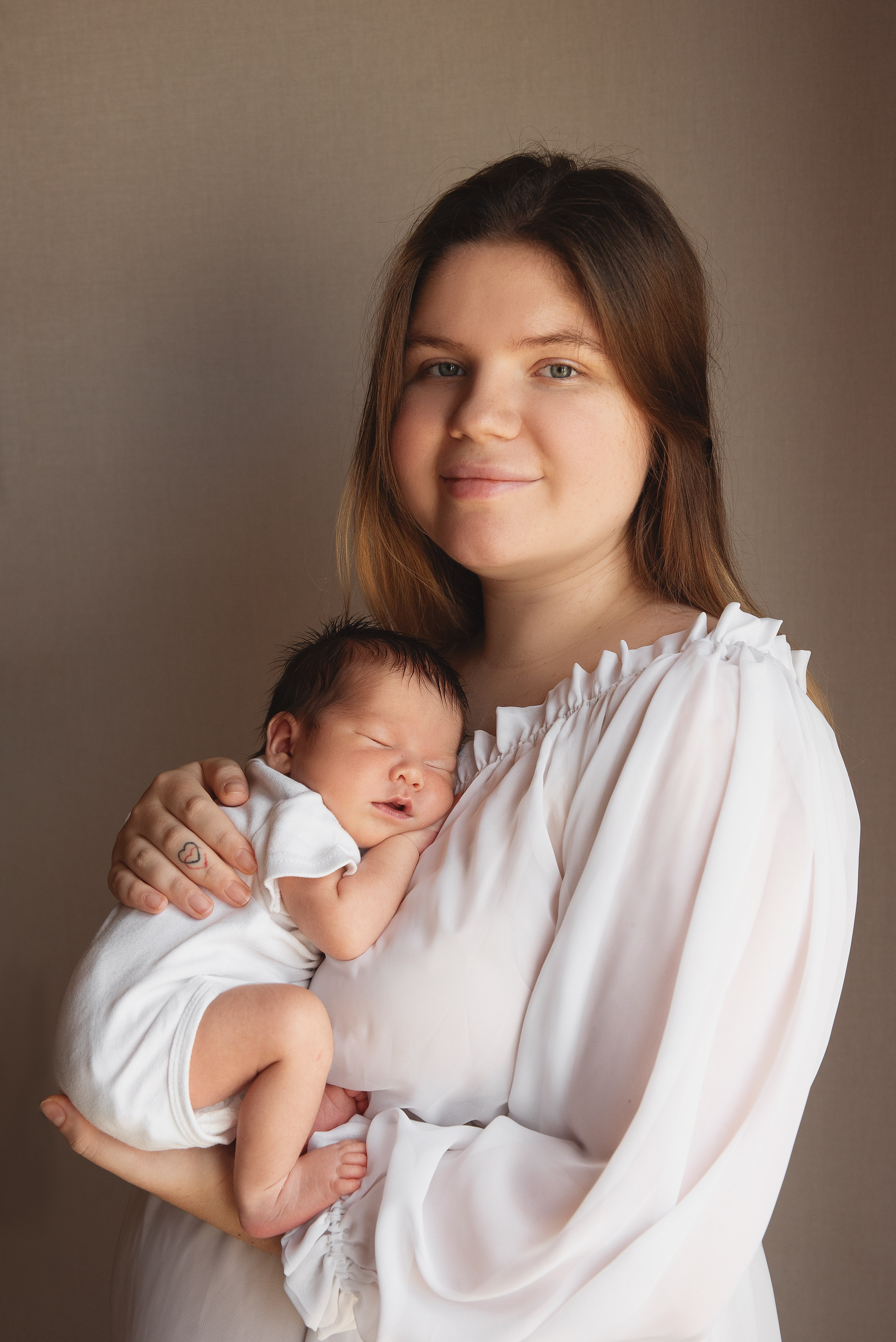 Семейная фотосессия с новорожденным Эрнест. Семейный фотограф в Южно-Сахалинске Анастасия Лимарева