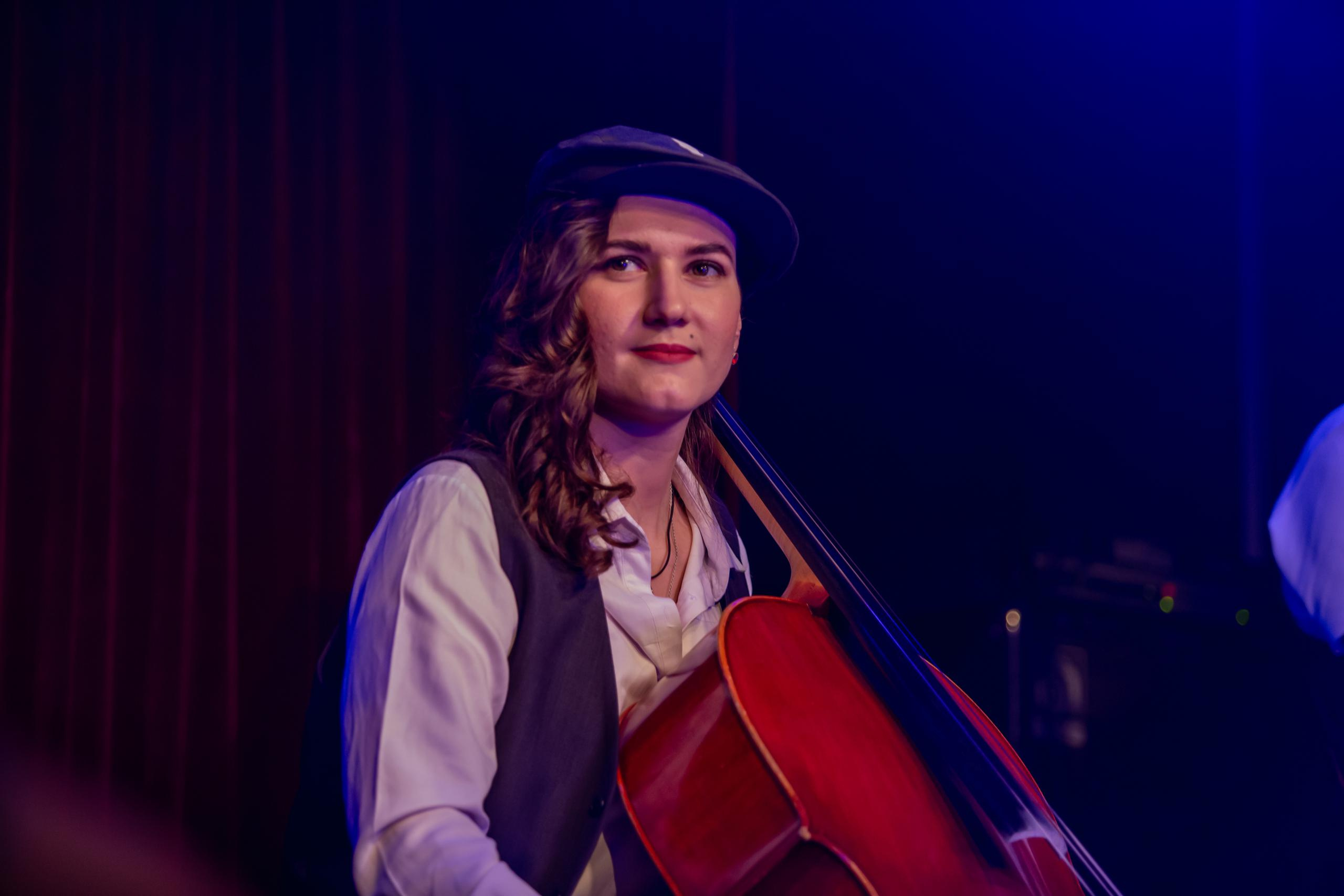 ОБНИМИ КИТА. Фотограф Сонкина Татьяна