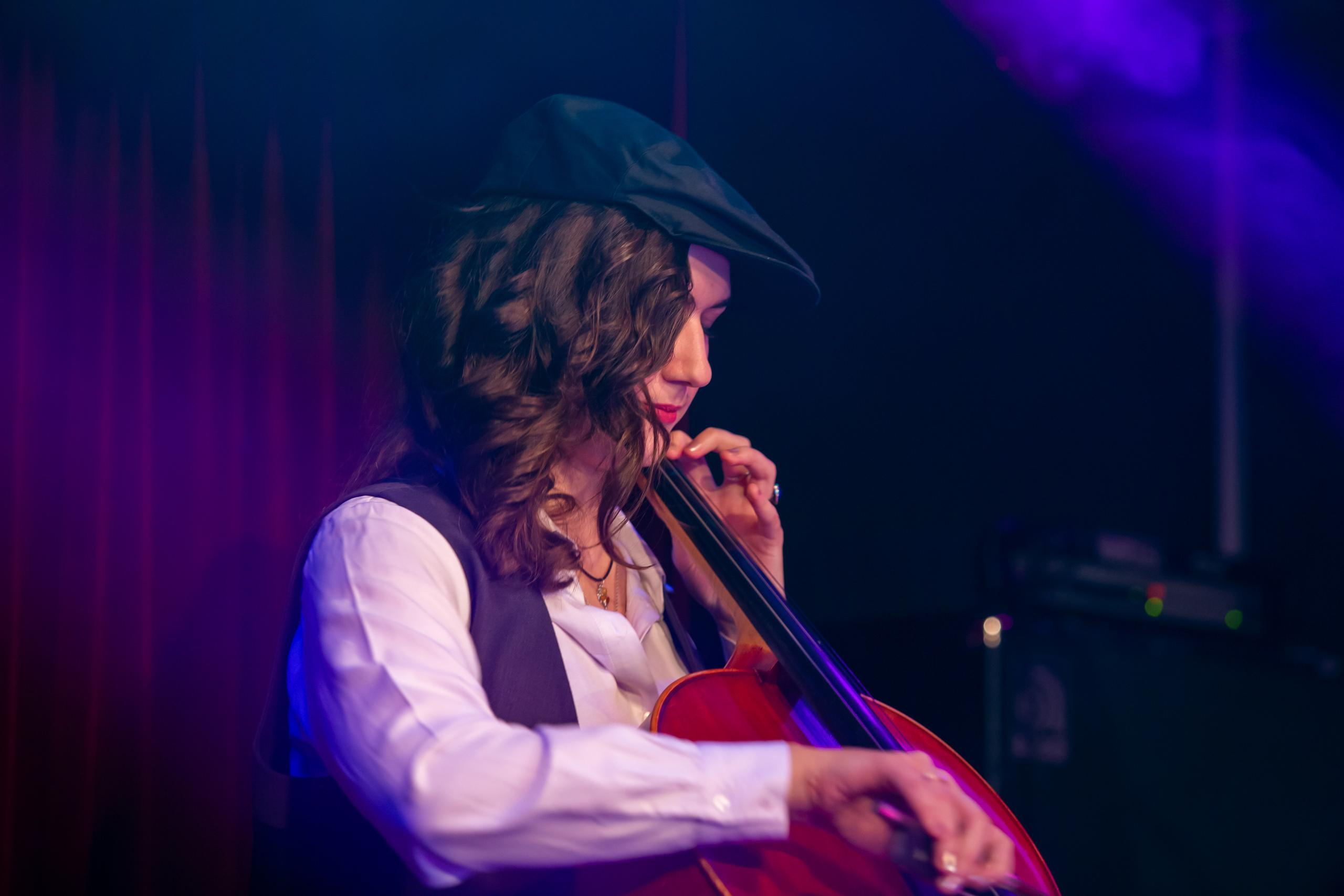 ОБНИМИ КИТА. Фотограф Сонкина Татьяна