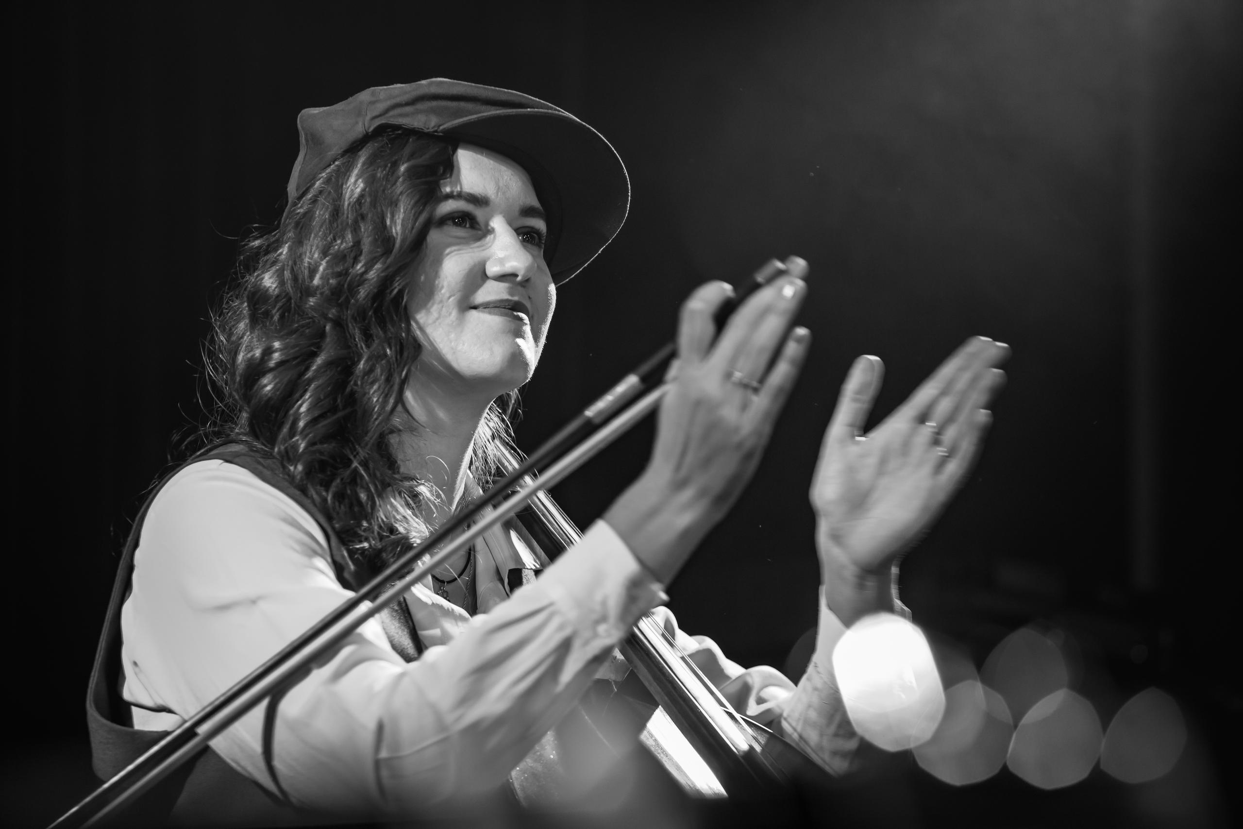 ОБНИМИ КИТА. Фотограф Сонкина Татьяна