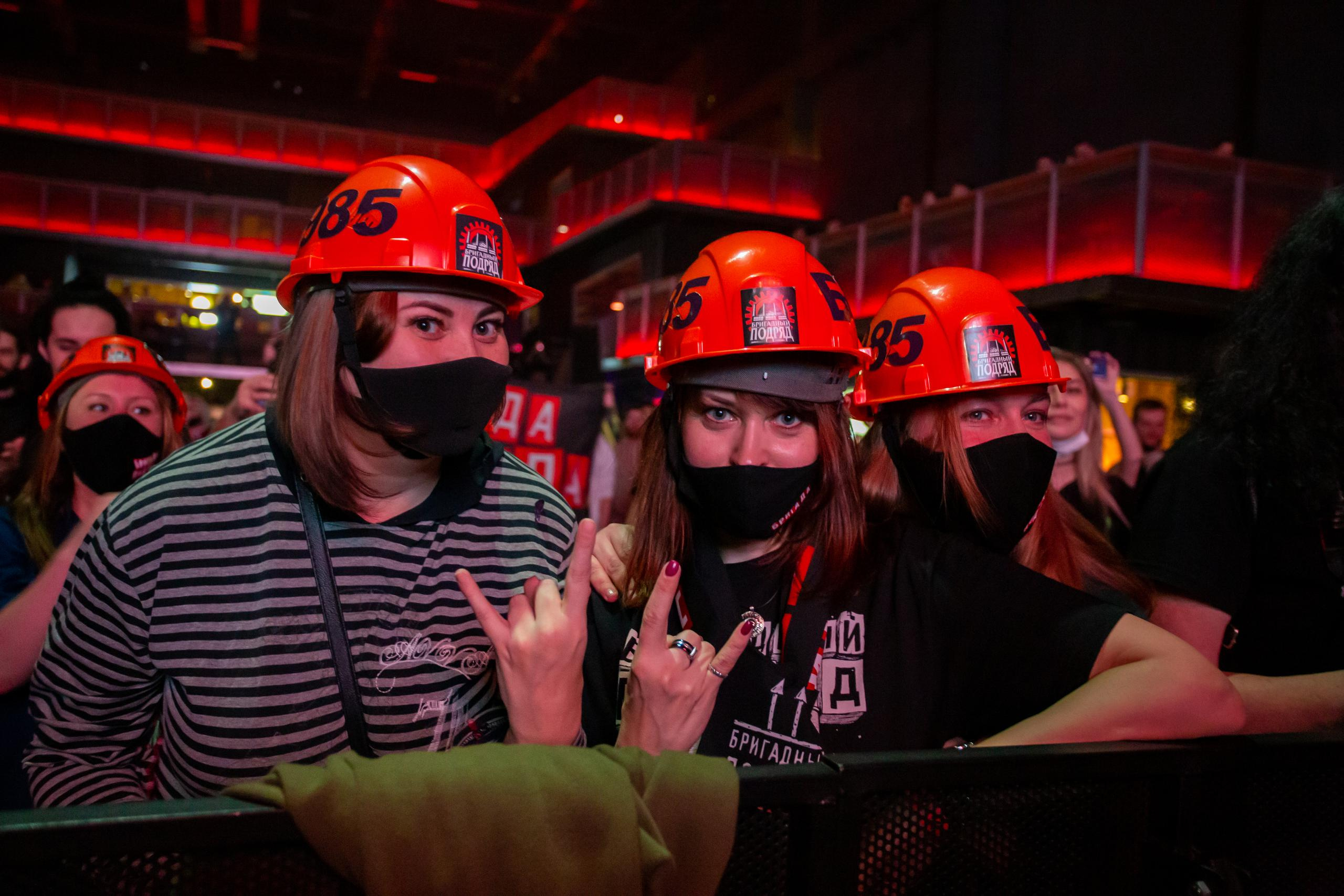 БРИГАДНЫЙ ПОДРЯД. Фотограф Сонкина Татьяна