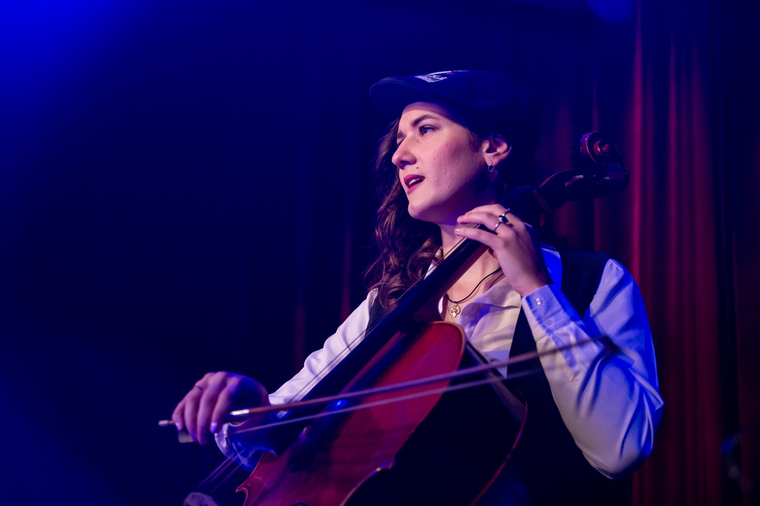 ОБНИМИ КИТА. Фотограф Сонкина Татьяна