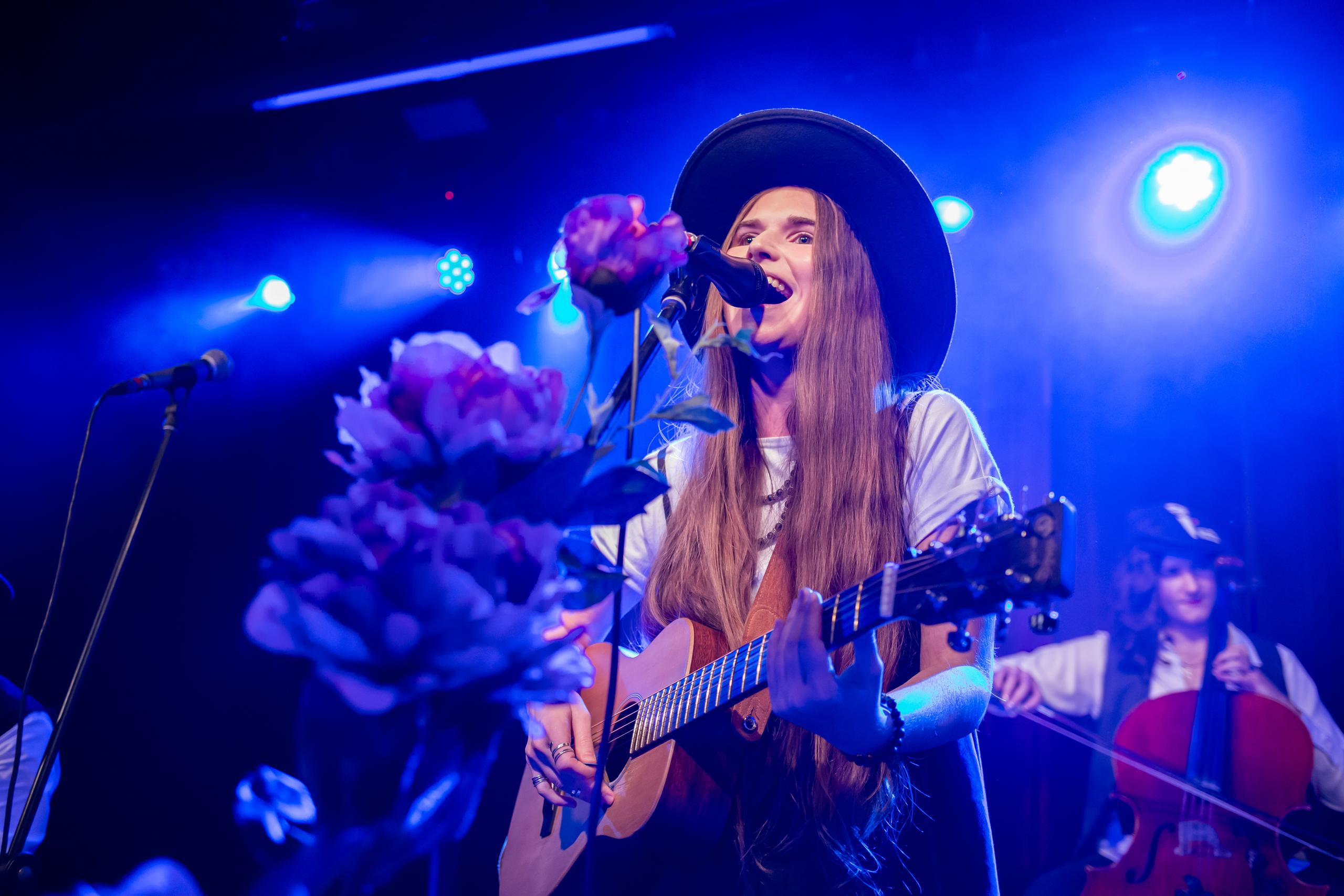 ОБНИМИ КИТА. Фотограф Сонкина Татьяна