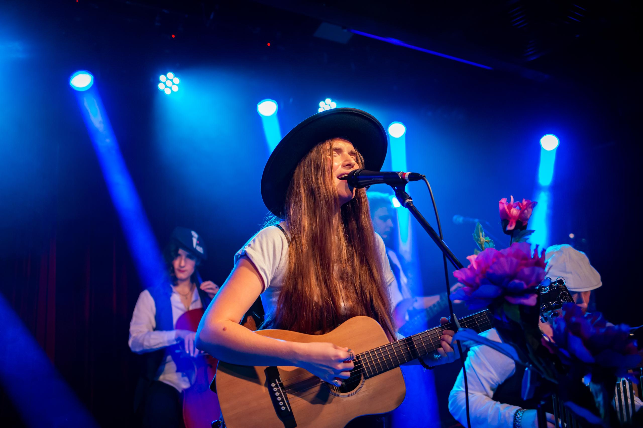 ОБНИМИ КИТА. Фотограф Сонкина Татьяна