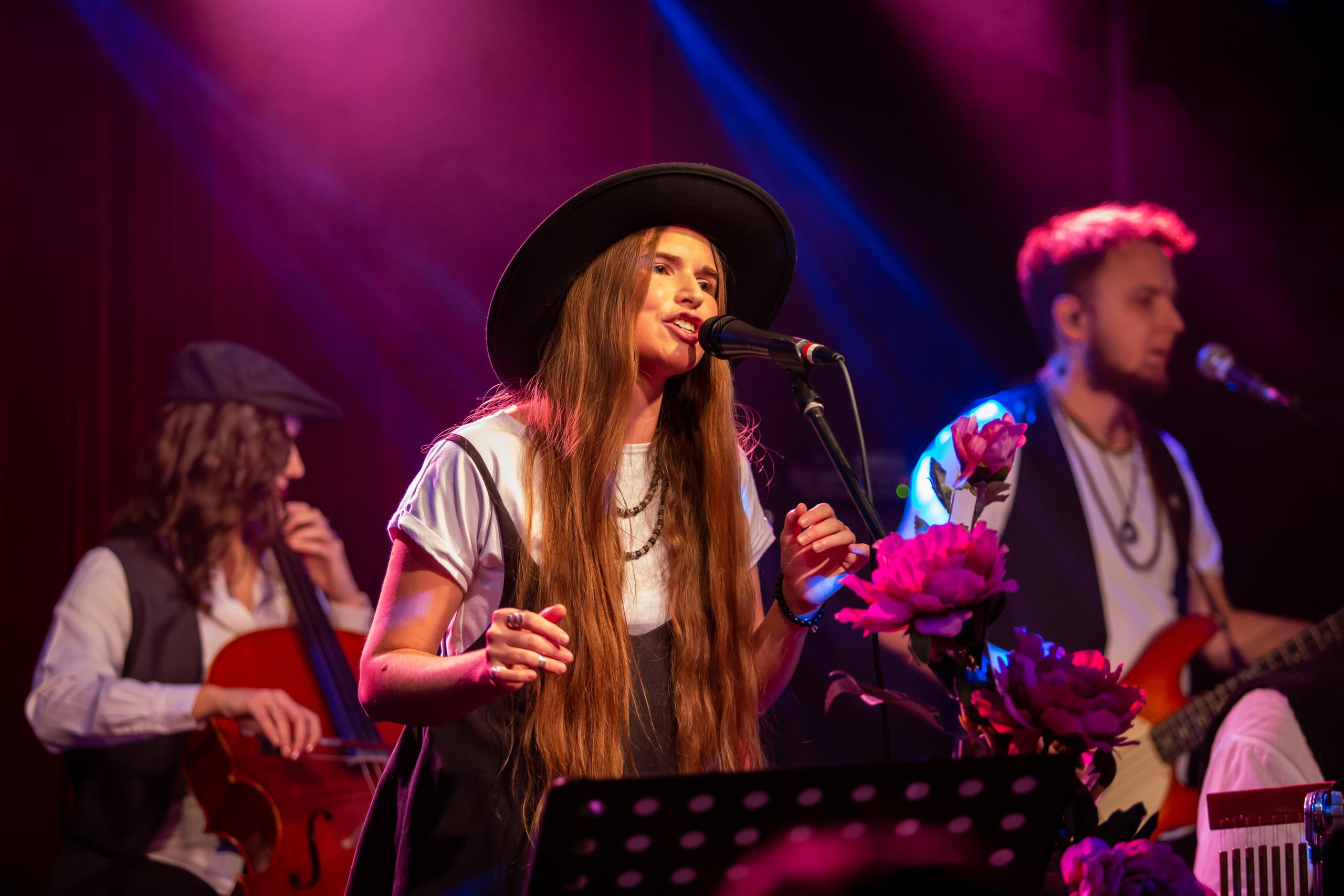 ОБНИМИ КИТА. Фотограф Сонкина Татьяна