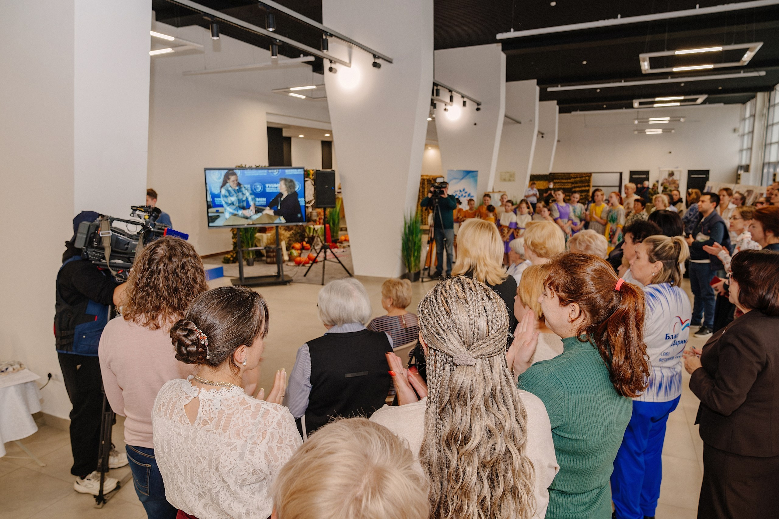 Выставка-ярмарка «СВОими руками». Сергей Глебов - фотограф